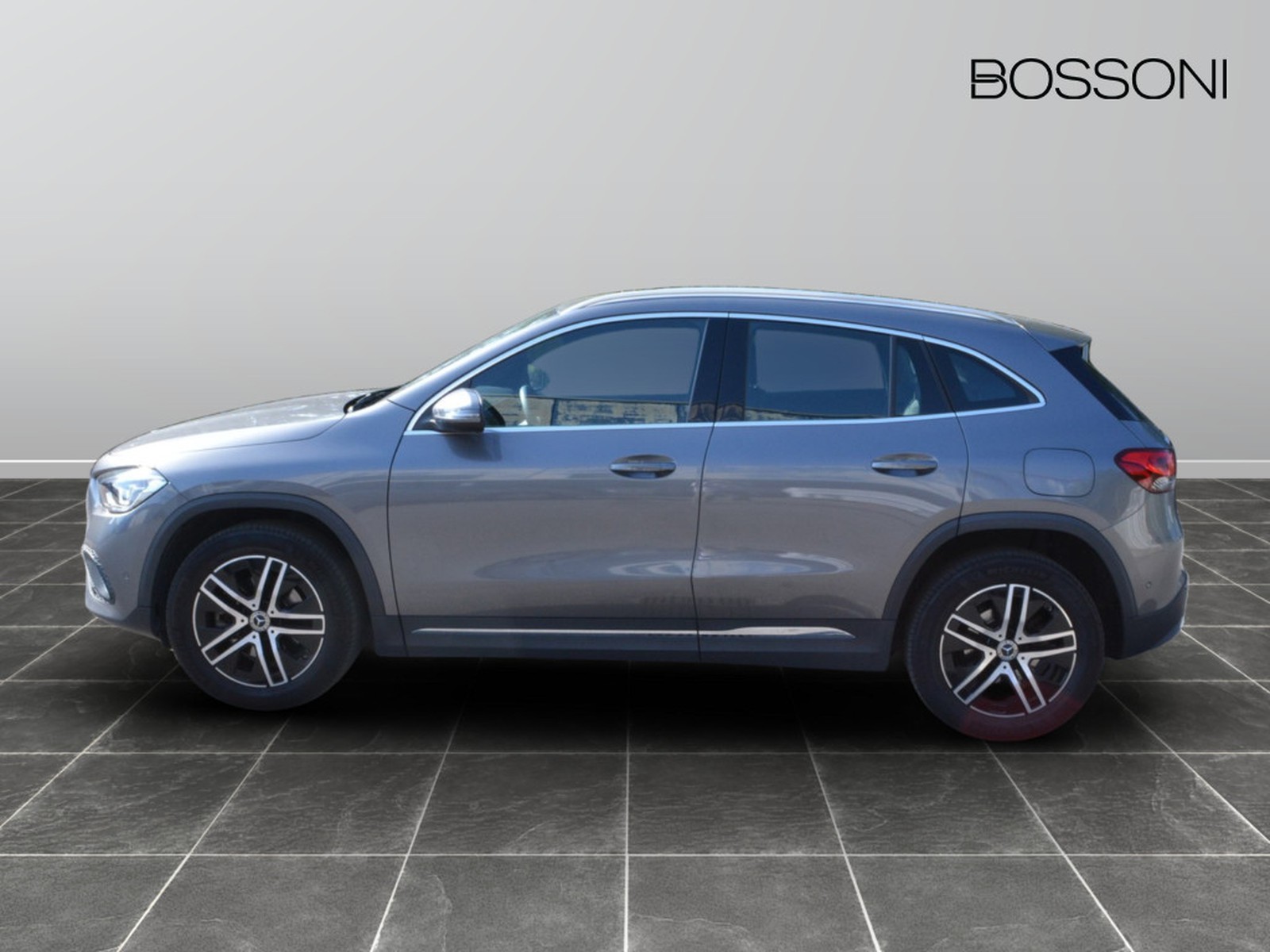 24 - Mercedes GLA 200 d sport plus 8g-dct