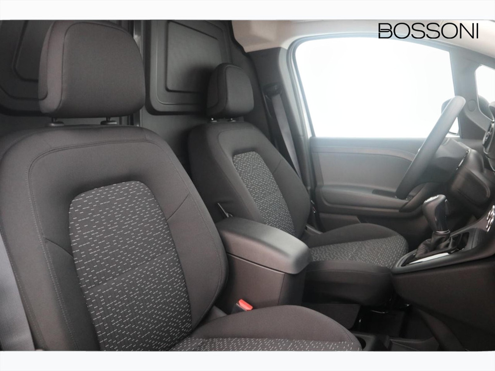 6 - Mercedes Vans Citan efurgone long pro 45kwh