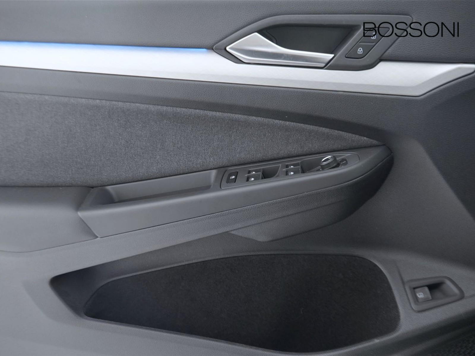 17 - Volkswagen Golf 1.5 tsi ehybrid 204cv edition plus dsg