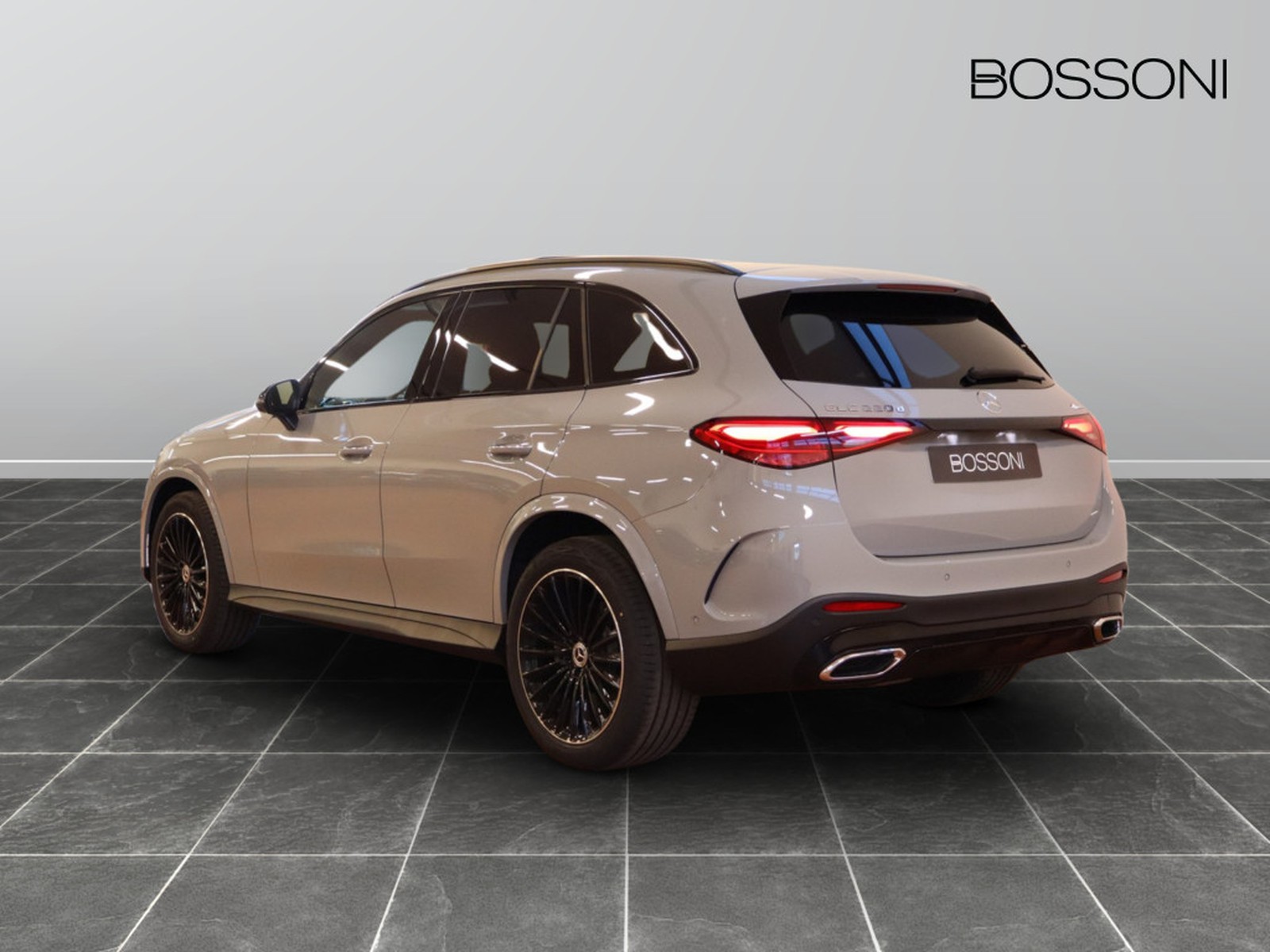 5 - Mercedes GLC suv 220 d amg line premium 4matic 9g-tronic