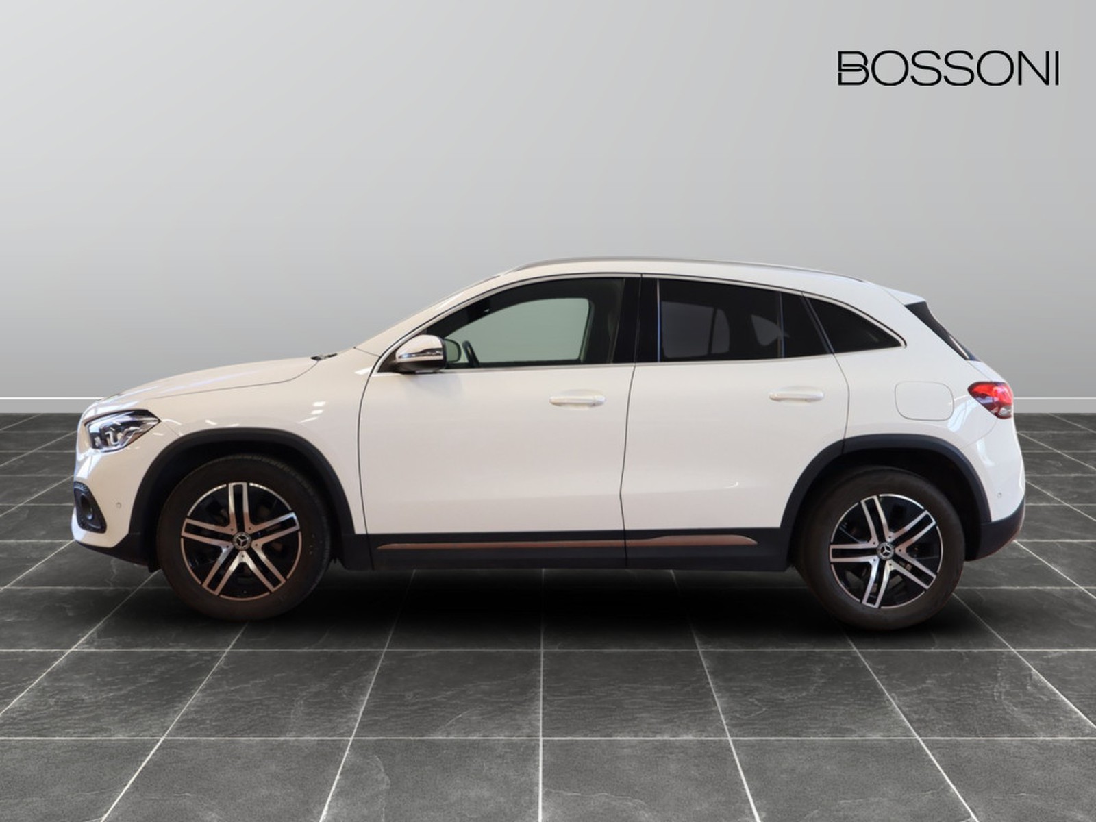 3 - Mercedes GLA 200 sport plus 7g-dct