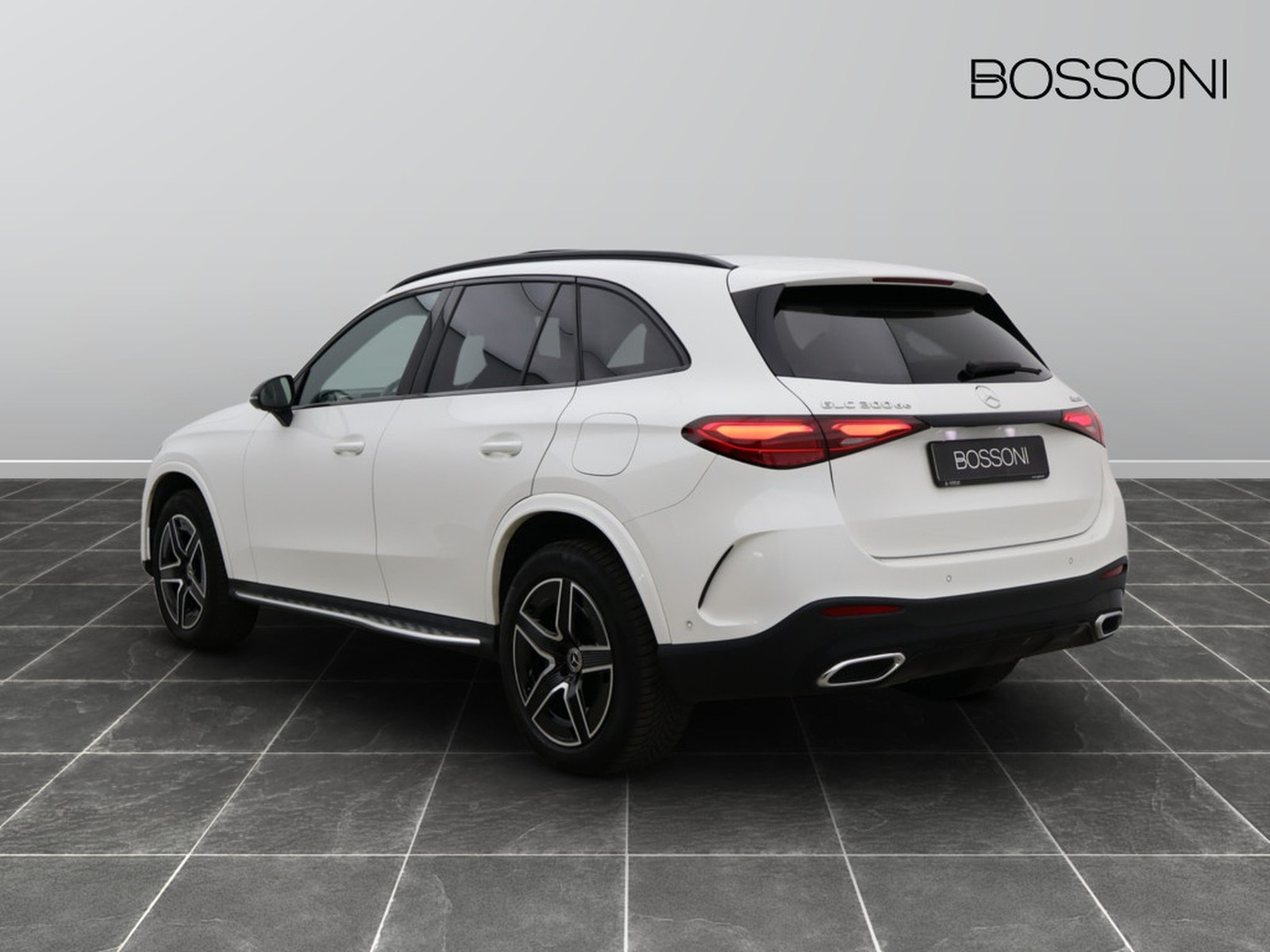 5 - Mercedes GLC suv 300 de plug in hybrid amg line advanced 4matic 9g-tronic