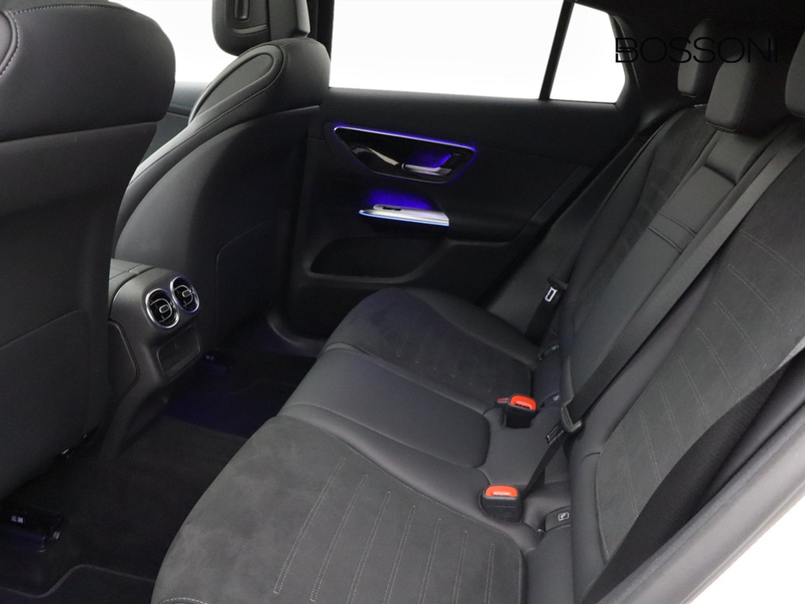 8 - Mercedes GLC coupe 300 de plug in hybrid amg line premium plus 4matic 9g-tronic