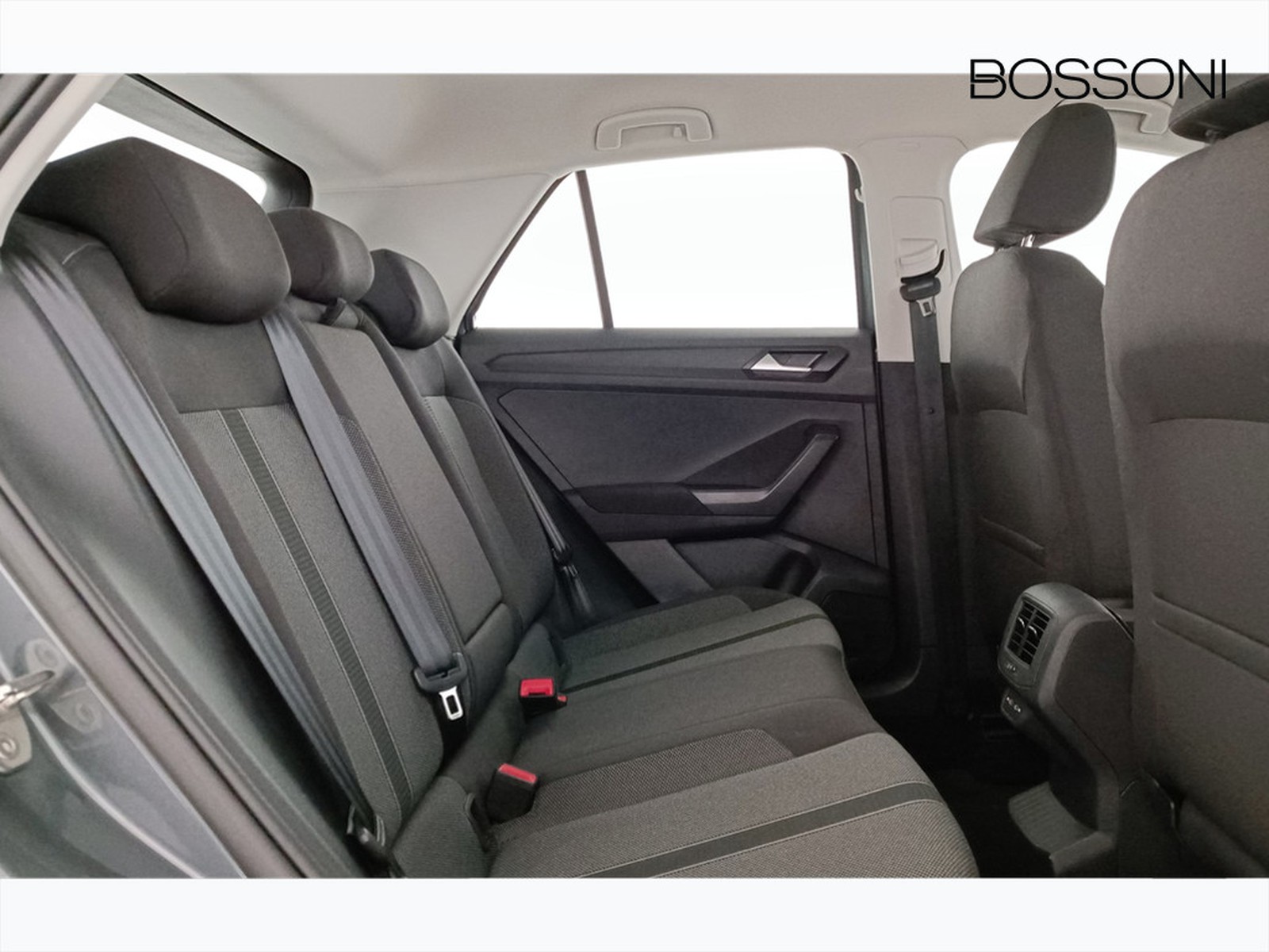 9 - Volkswagen T-Roc 2.0 tdi scr 115cv life