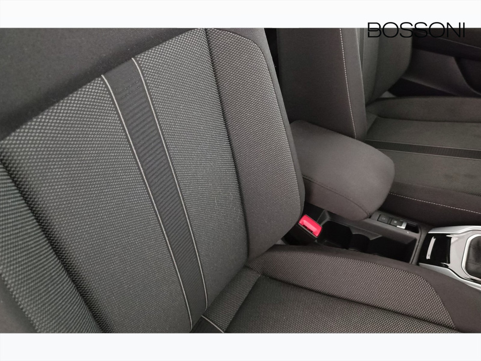 32 - Volkswagen T-Roc 2.0 tdi scr 115cv life