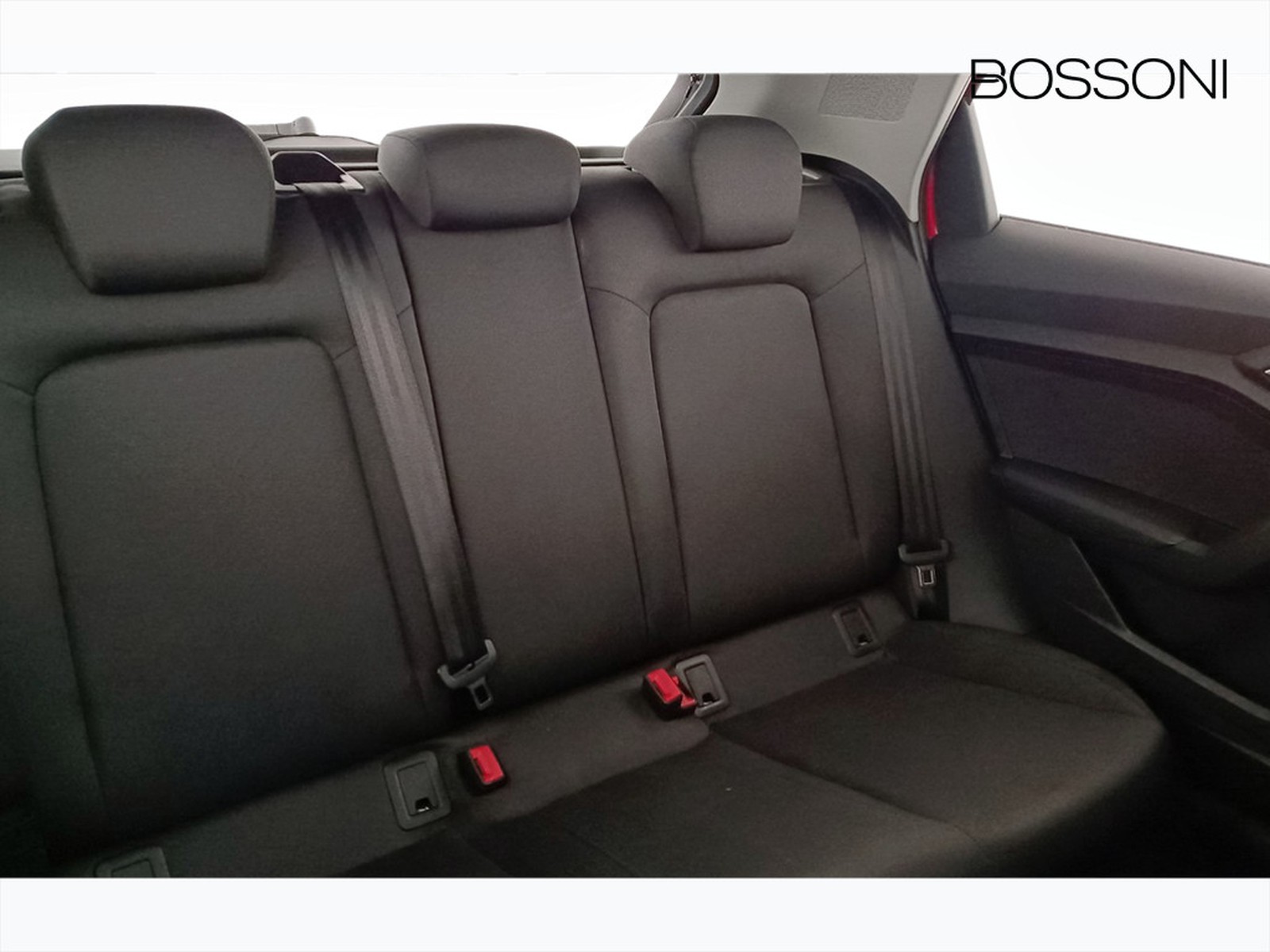 32 - Audi A1 sportback 25 1.0 tfsi admired