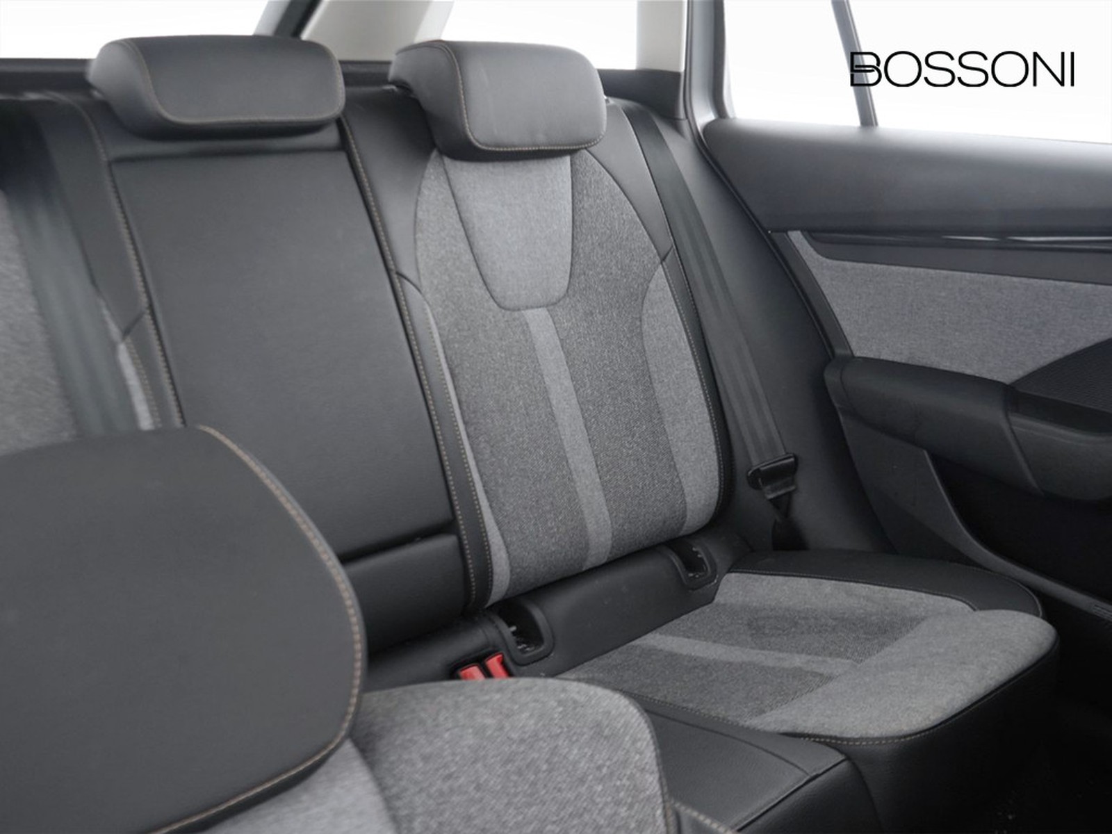 22 - Skoda Octavia wagon 2.0 tdi 150cv executive dsg