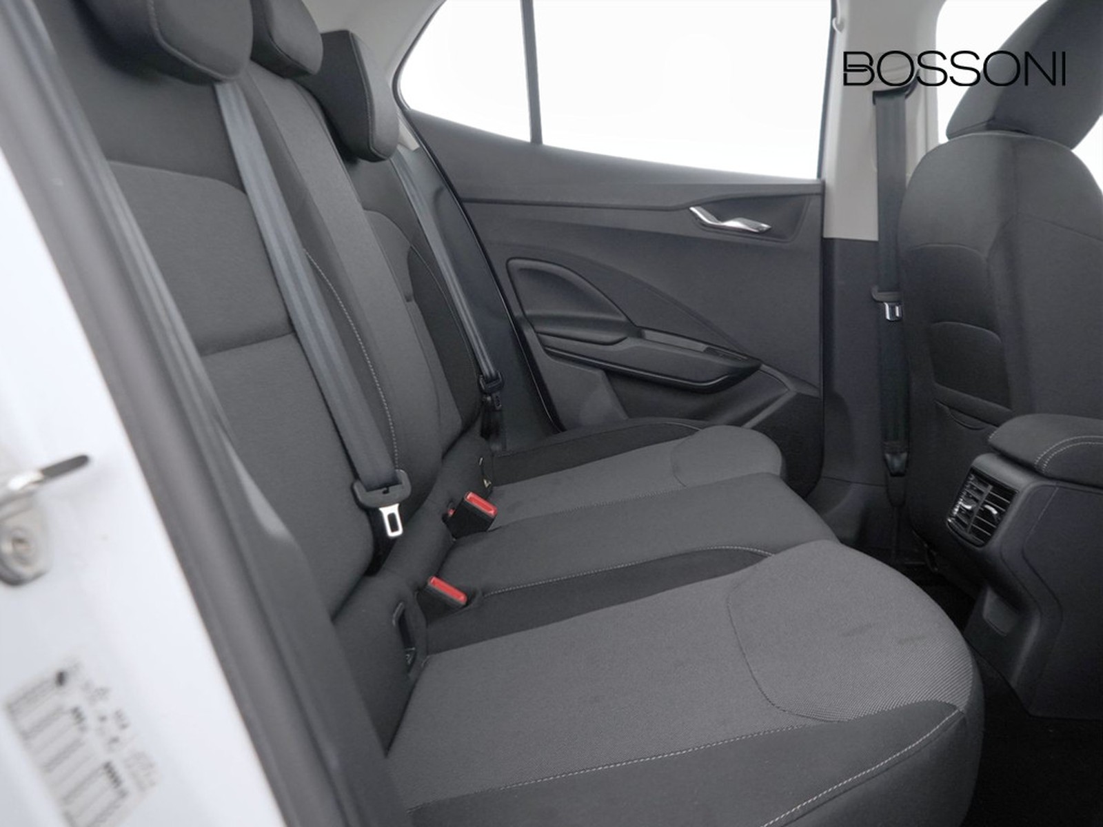 9 - Skoda Fabia 1.0 tsi 95cv young edition