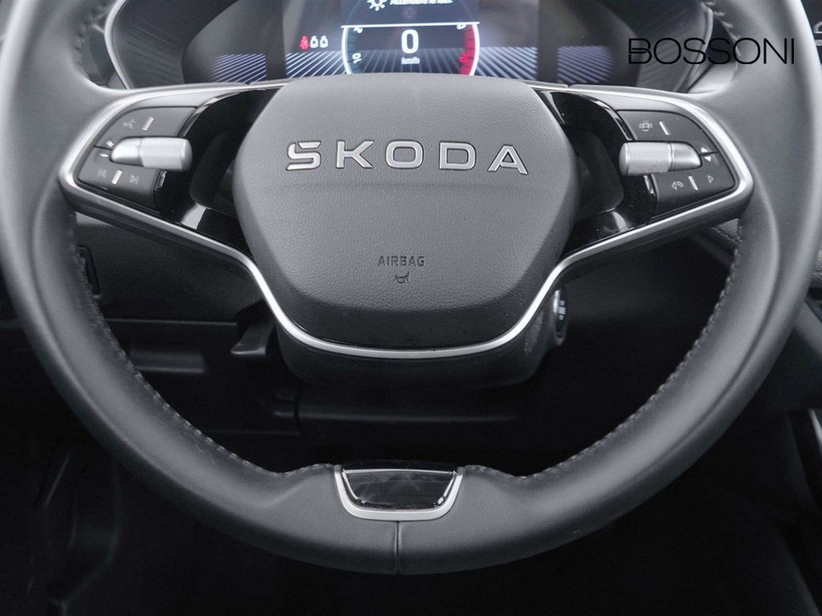 15 - Skoda Fabia 1.0 tsi 95cv young edition