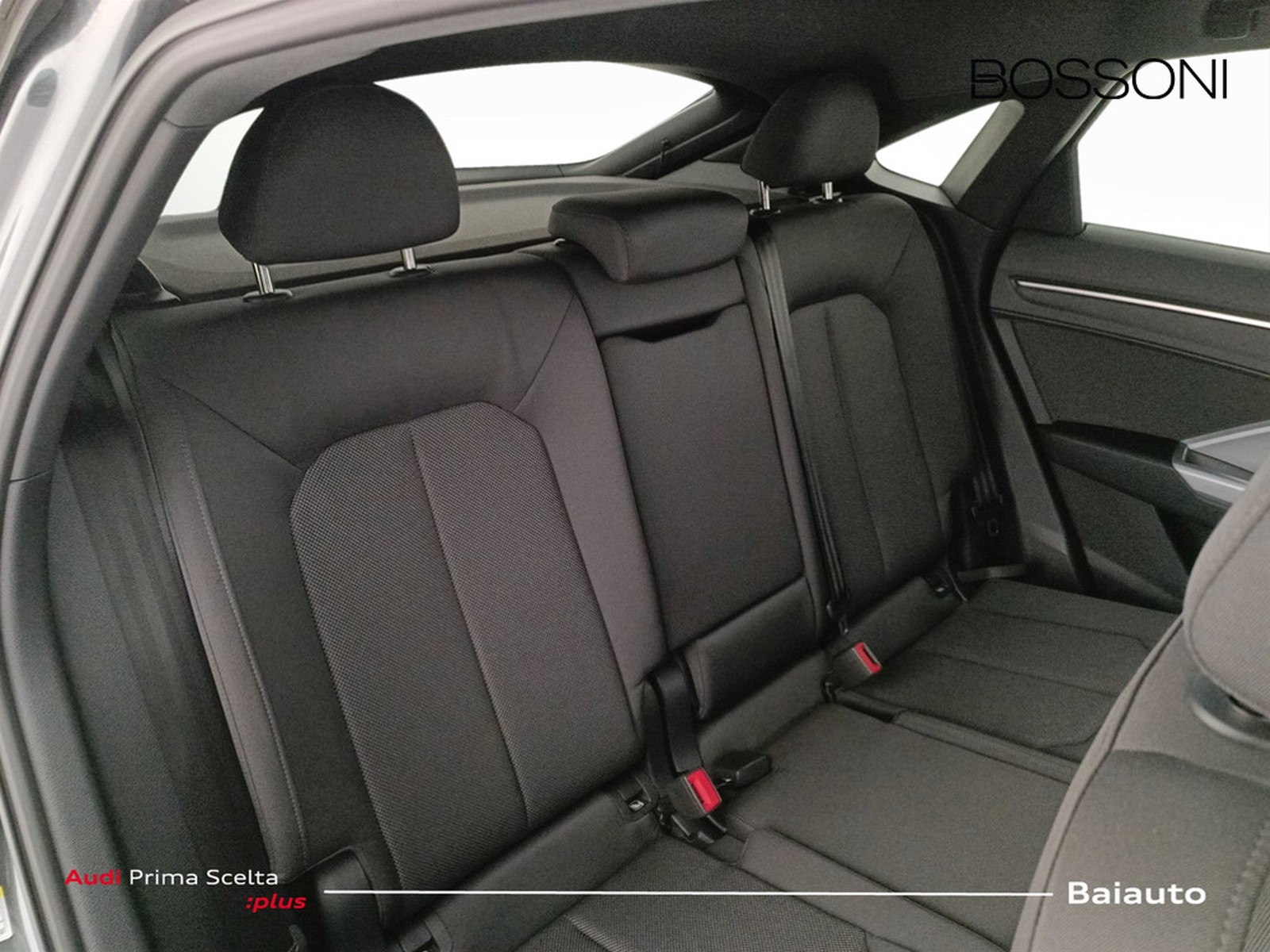 23 - Audi Q3 sportback 35 2.0 tdi s line edition s tronic