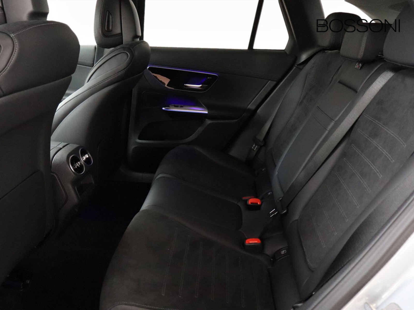 8 - Mercedes GLC suv 220 d amg line premium 4matic 9g-tronic