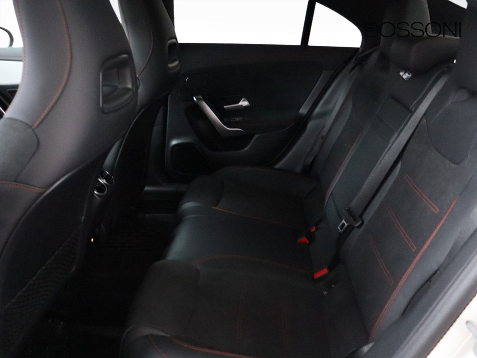 8 - Mercedes CLA coupe 200 d amg line premium 8g-dct