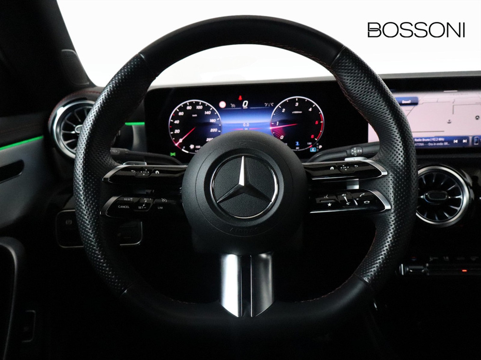 17 - Mercedes CLA coupe 200 d amg line premium 8g-dct