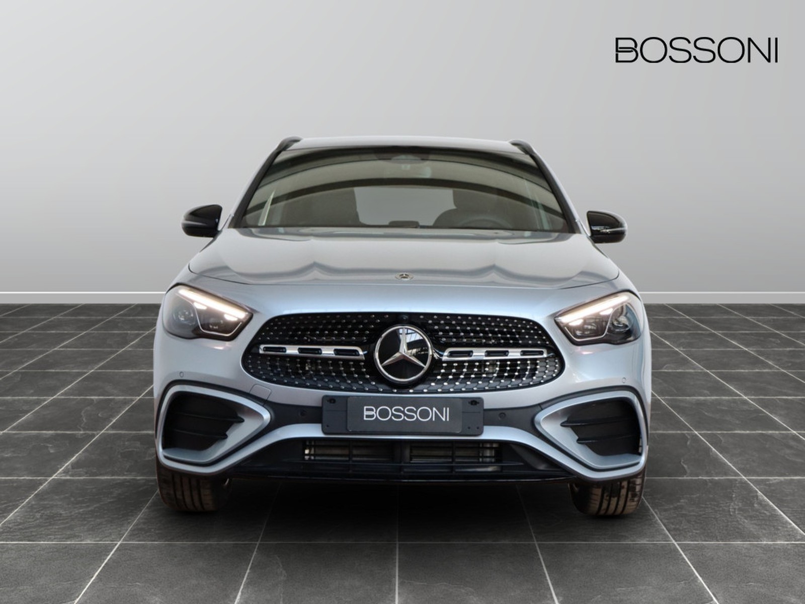 2 - Mercedes GLA 200 d amg line premium 4matic 8g-dct