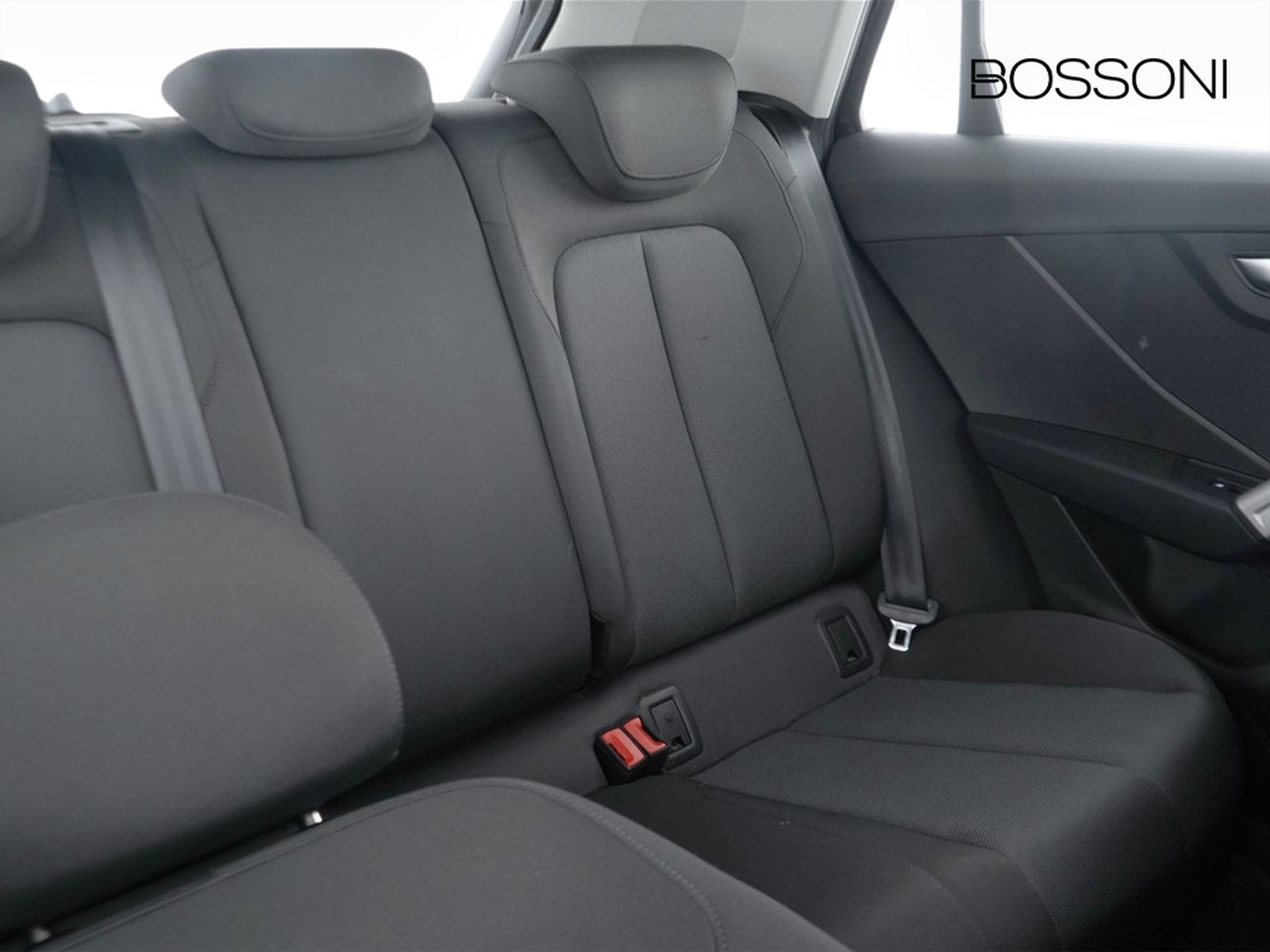 21 - Audi Q2 35 2.0 tdi admired advanced s tronic