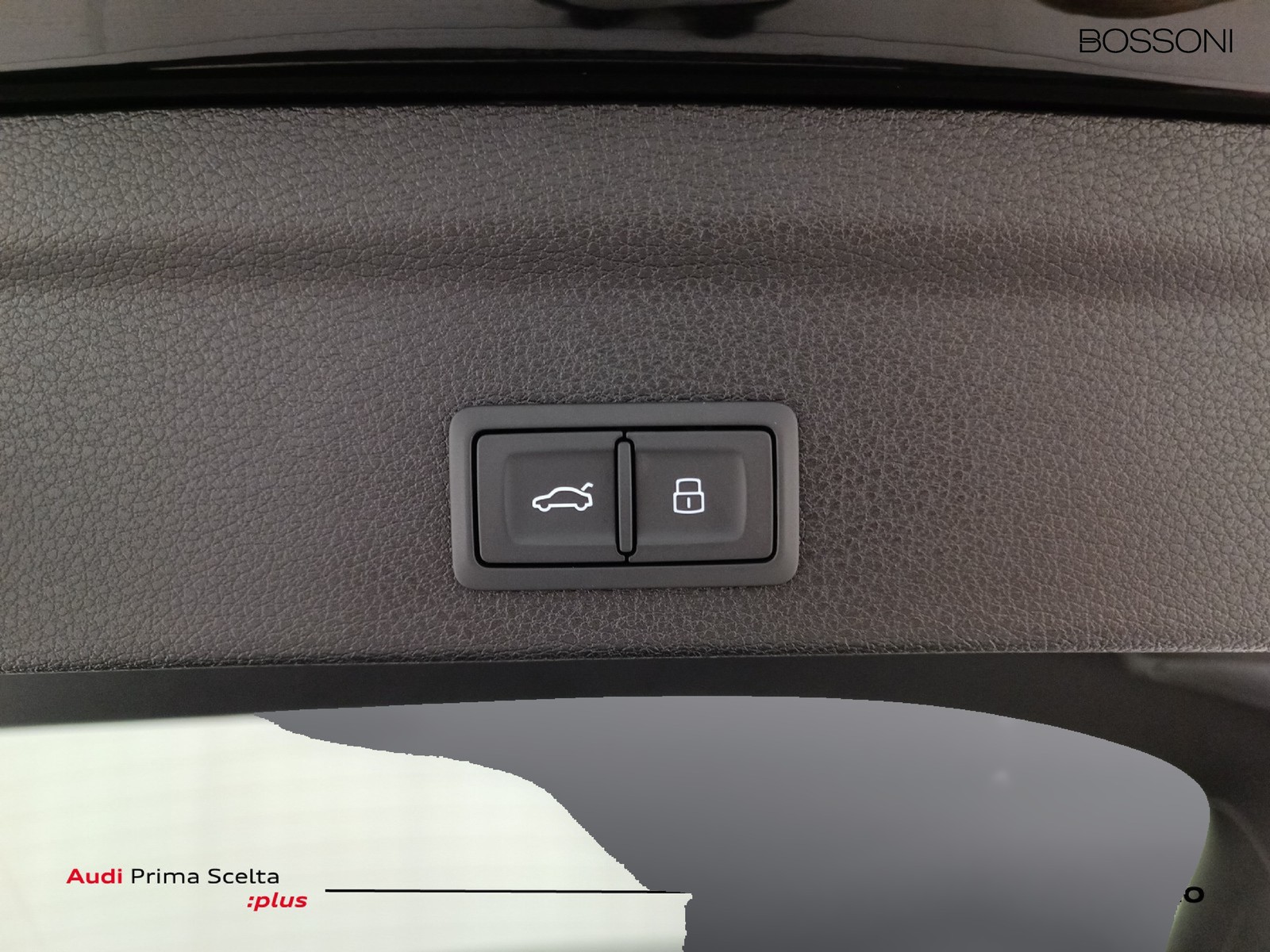 38 - Audi Q3 sportback 35 2.0 tdi s line edition s tronic