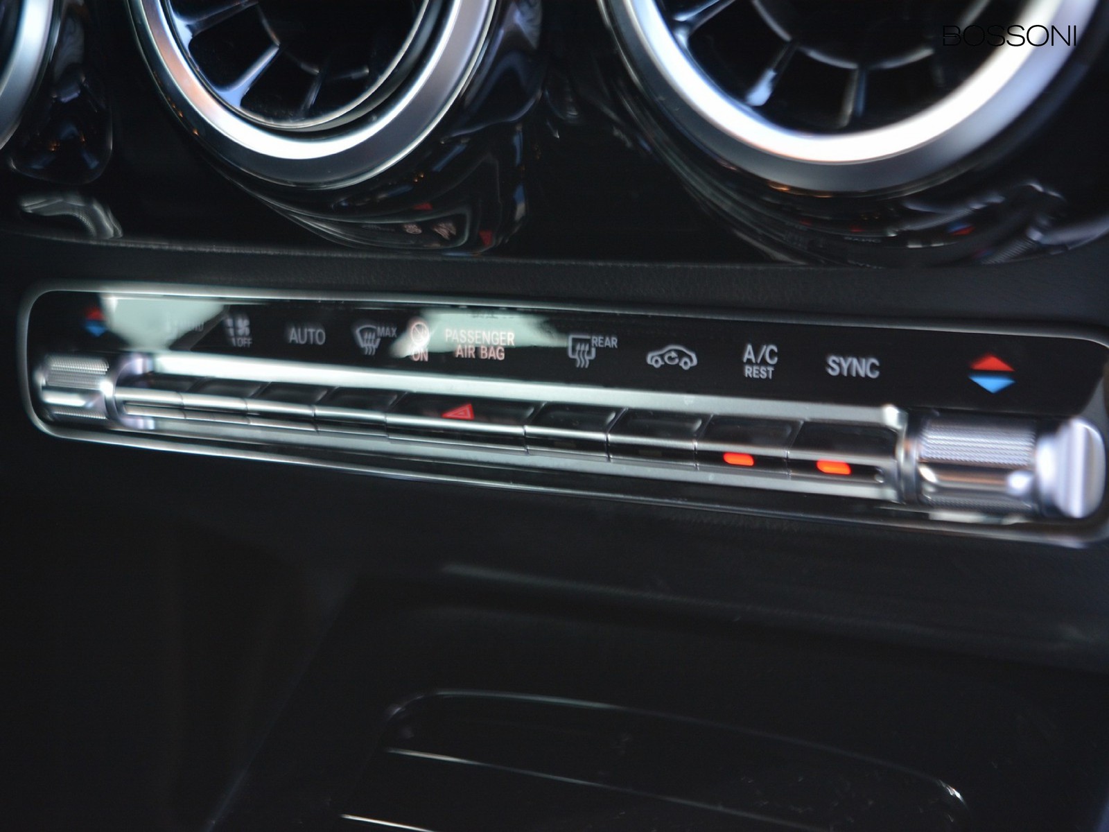 11 - Mercedes GLA 200 d sport plus 8g-dct