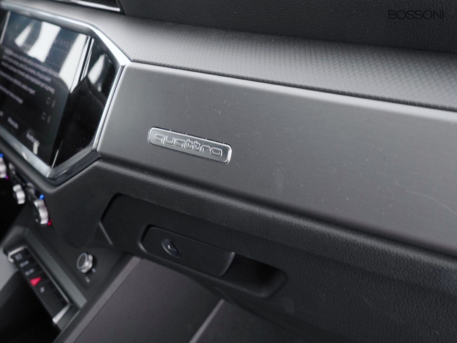 18 - Audi Q3 sportback 40 2.0 tdi 193cv s line edition quattro s tronic