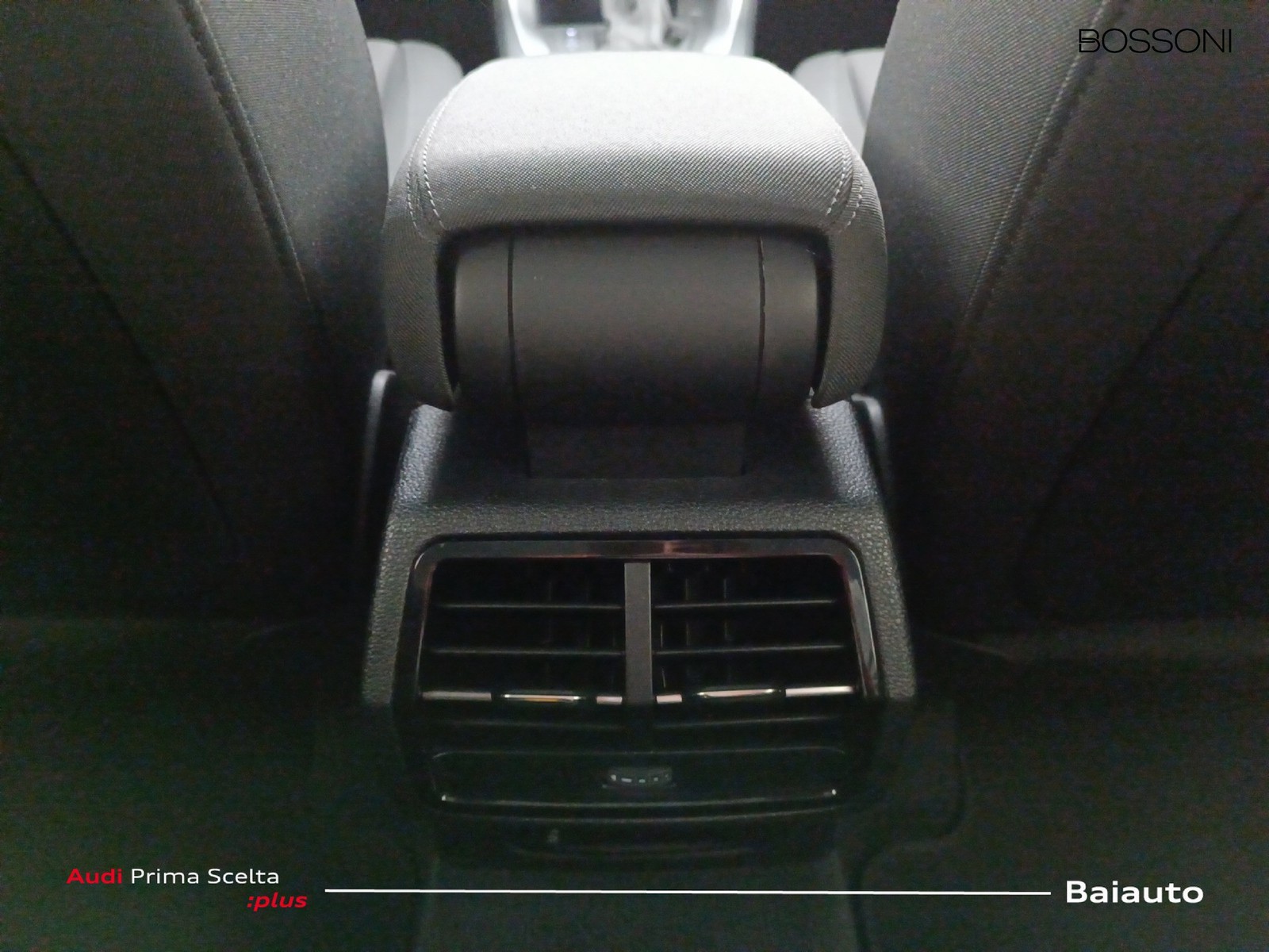 14 - Audi Q3 35 2.0 tdi business advanced s tronic