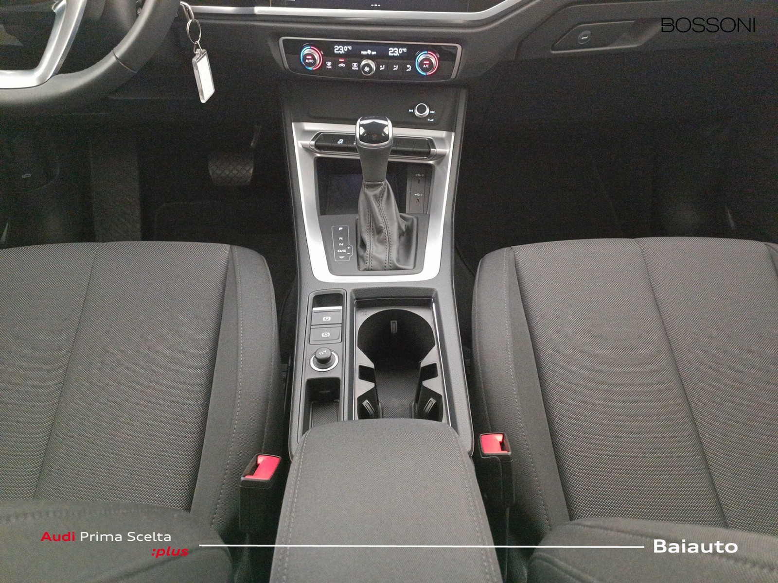 15 - Audi Q3 35 2.0 tdi business advanced s tronic