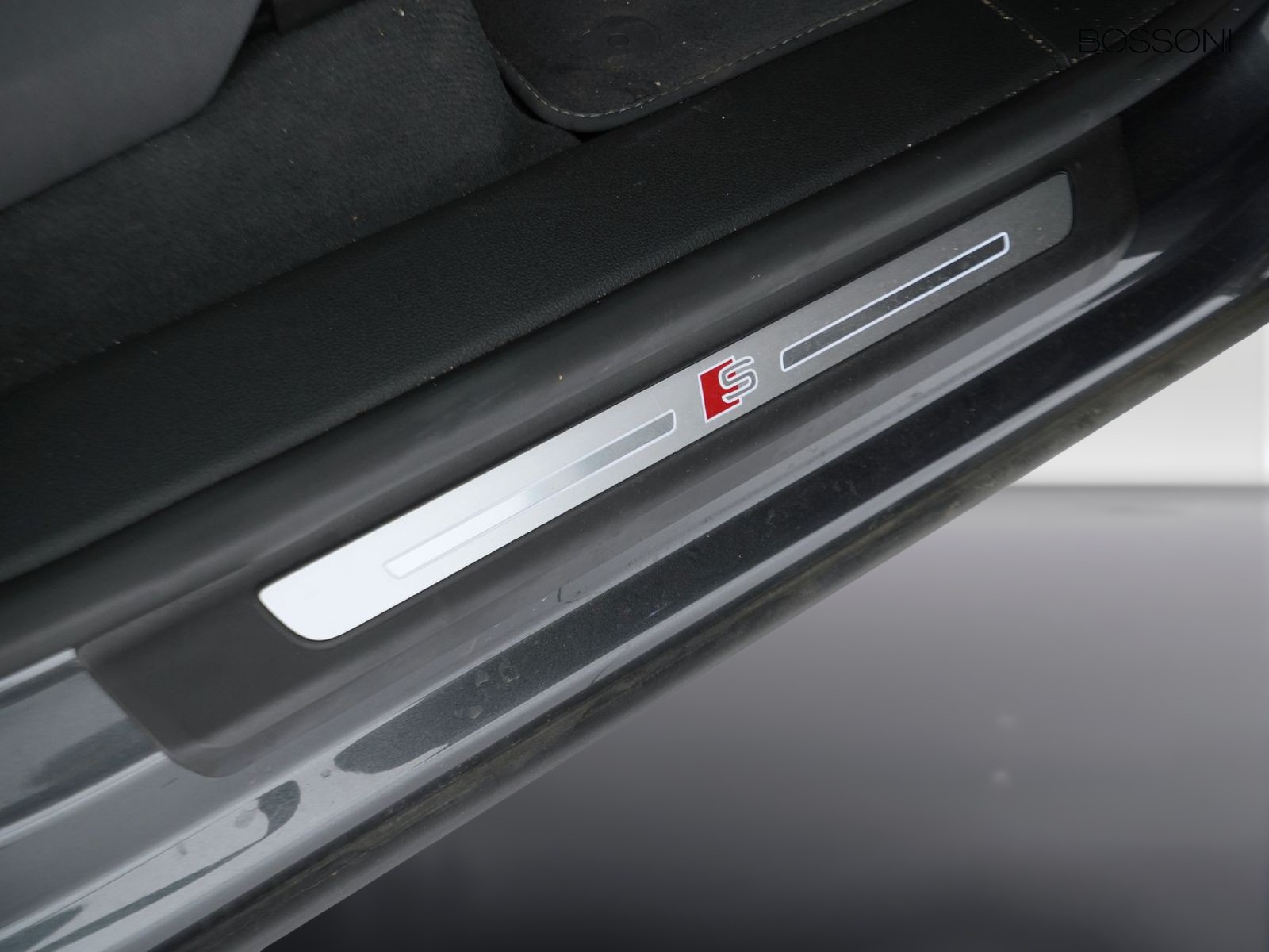 18 - Audi Q8 3.0 v6 tdi mhev 286cv s line edition quattro