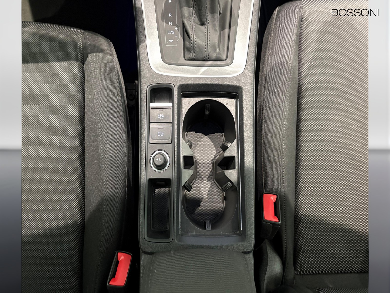 17 - Audi Q3 35 2.0 tdi business advanced s tronic