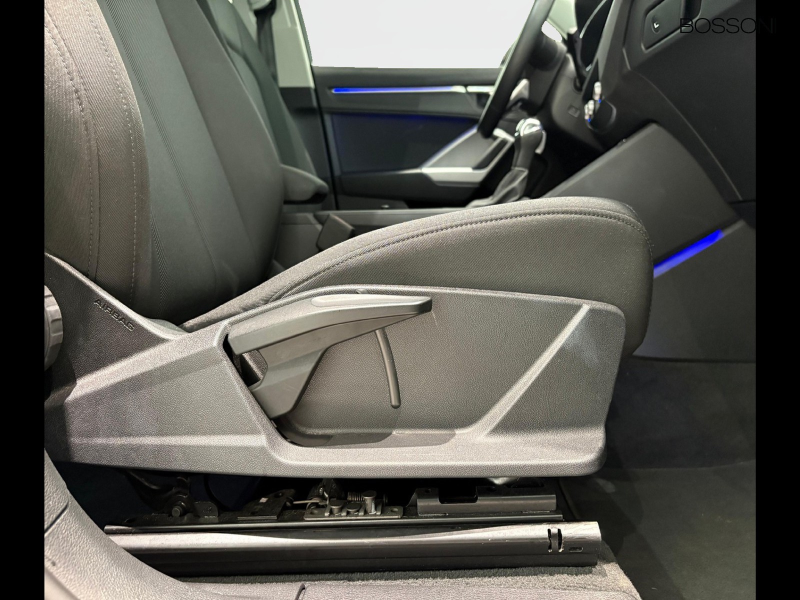 20 - Audi Q3 35 2.0 tdi business advanced s tronic