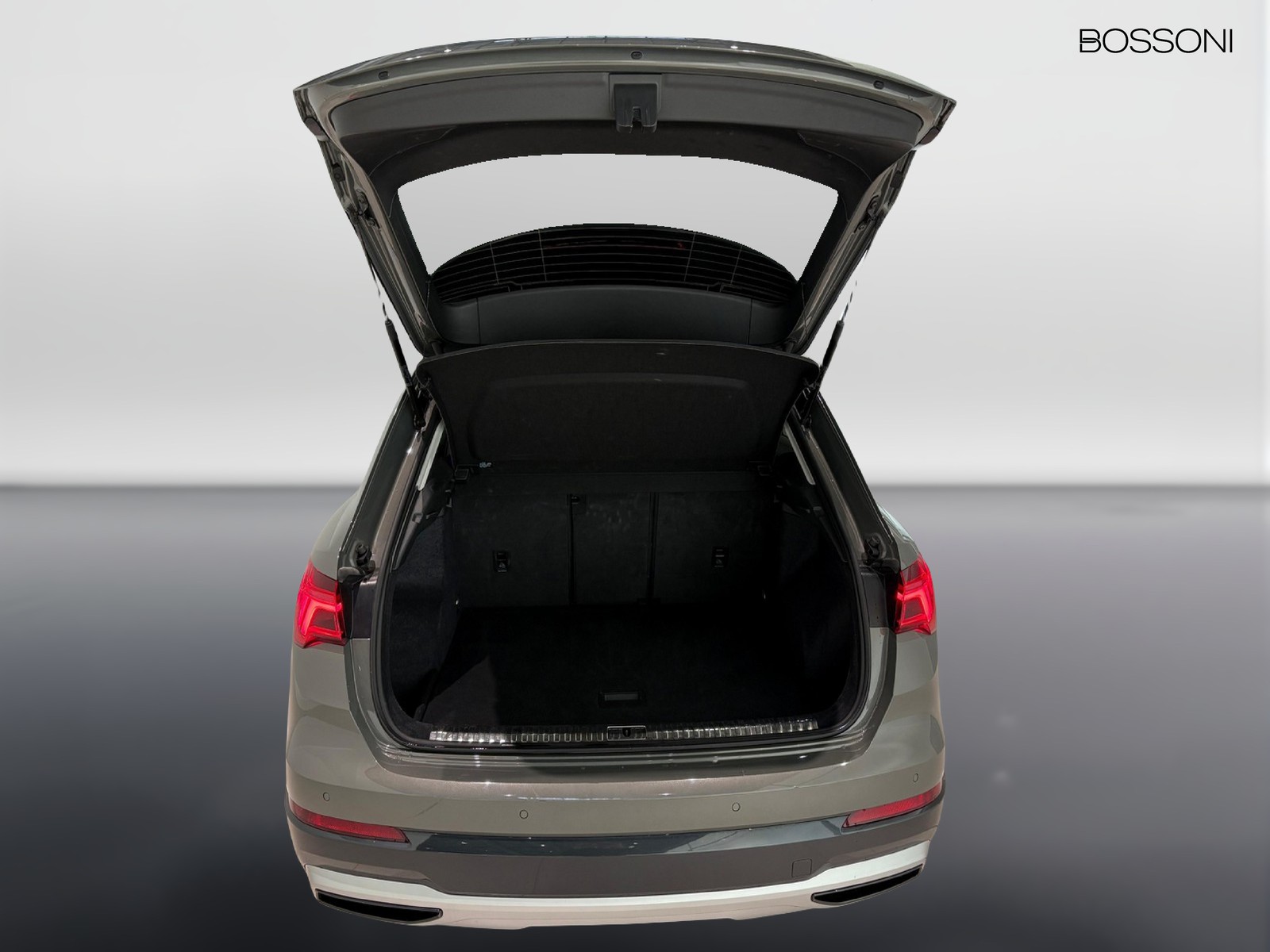 24 - Audi Q3 35 2.0 tdi business advanced s tronic