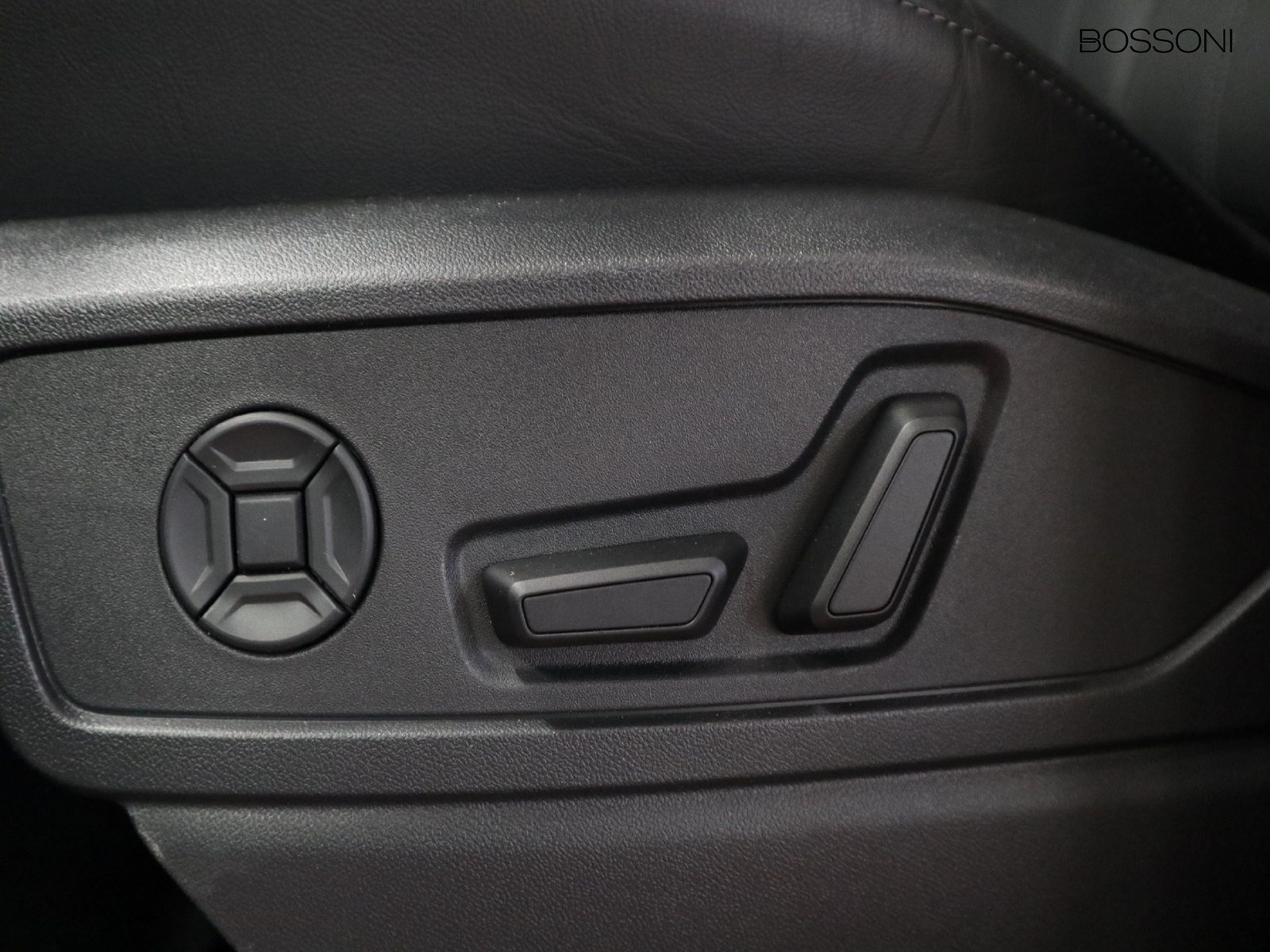 18 - Audi Q5 2.0 tdi mhev+ 204cv s line edition quattro s tronic