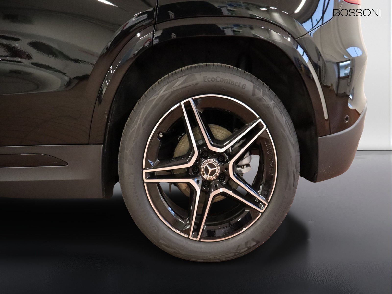 4 - Mercedes GLA 180 amg line advanced plus 7g-dct