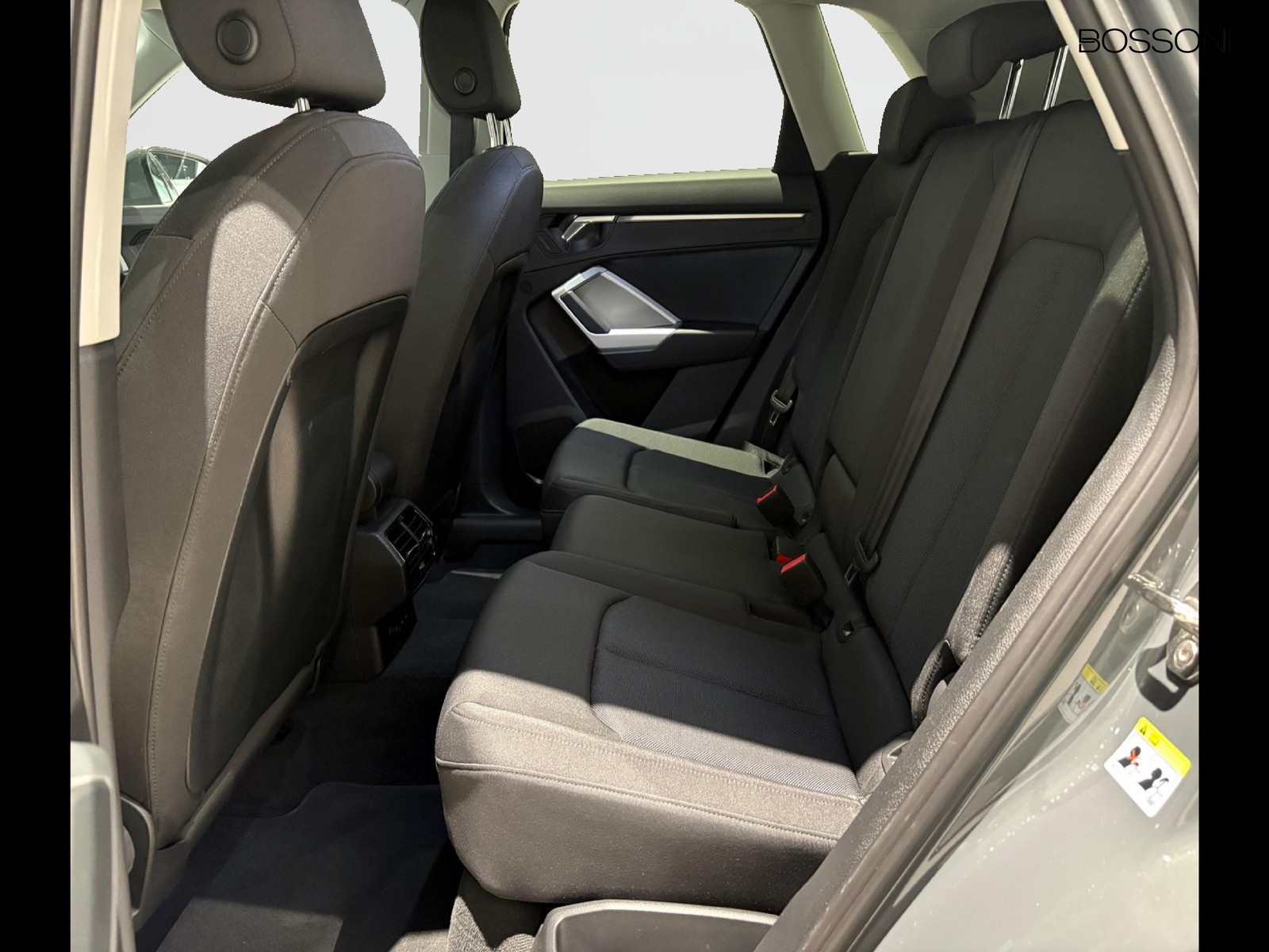 21 - Audi Q3 35 2.0 tdi business advanced s tronic