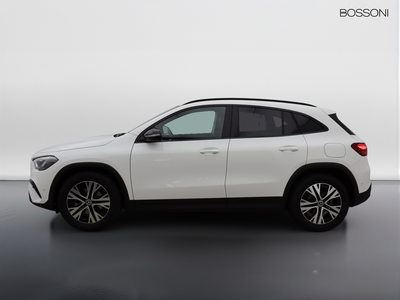 3 - Mercedes GLA 180 progressive advanced 7g-dct
