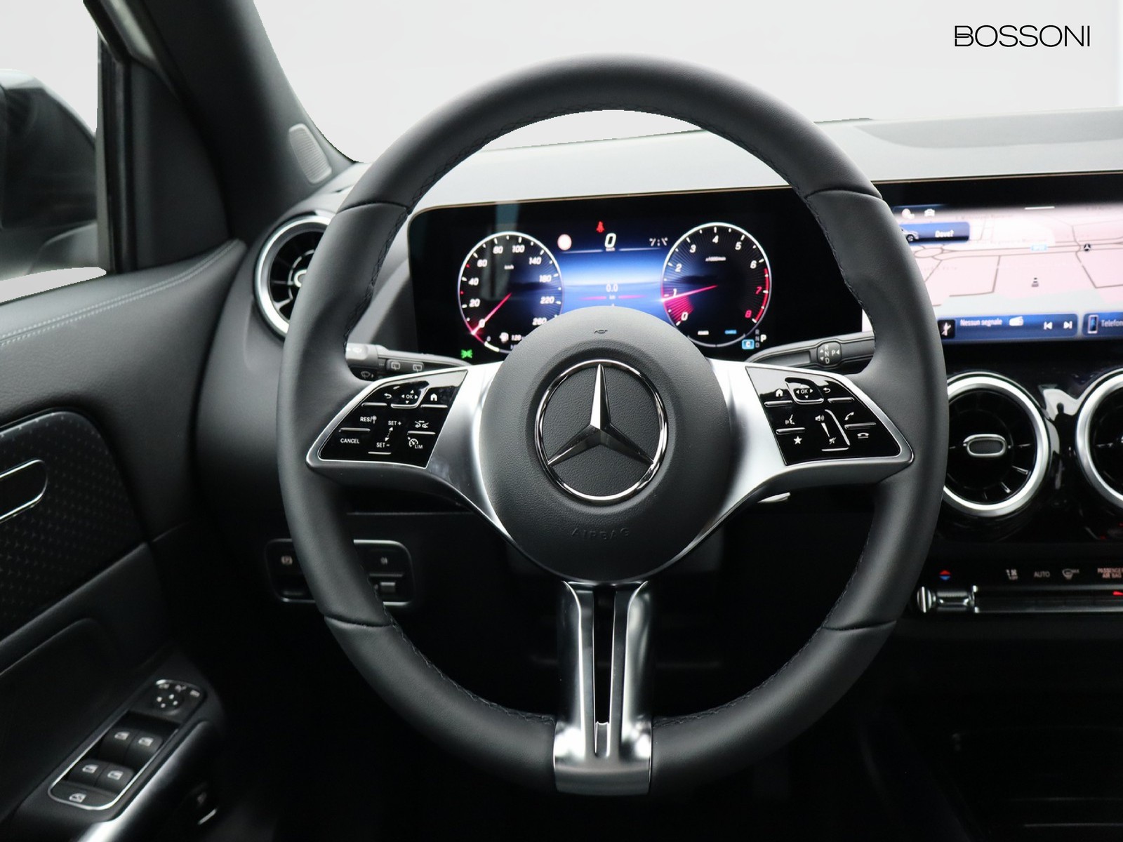 17 - Mercedes GLA 180 progressive advanced 7g-dct