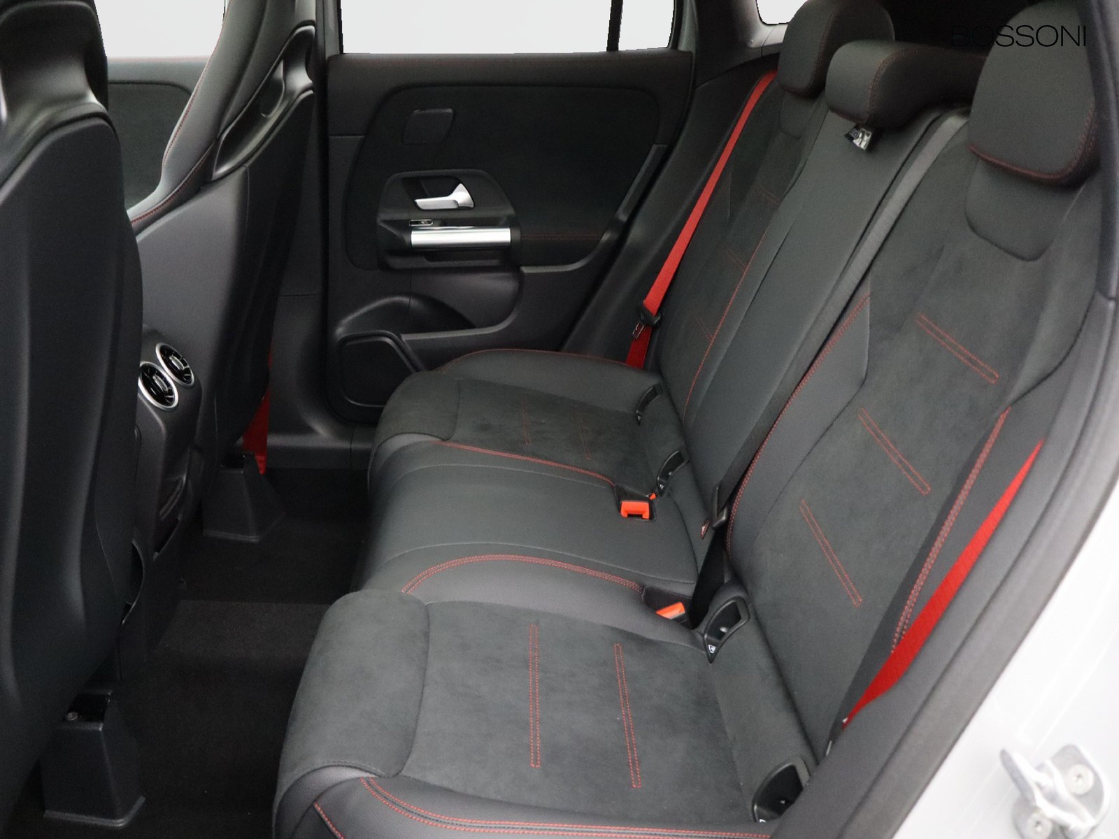 8 - AMG GLA amg 35 premium amg 4matic 8g-dct