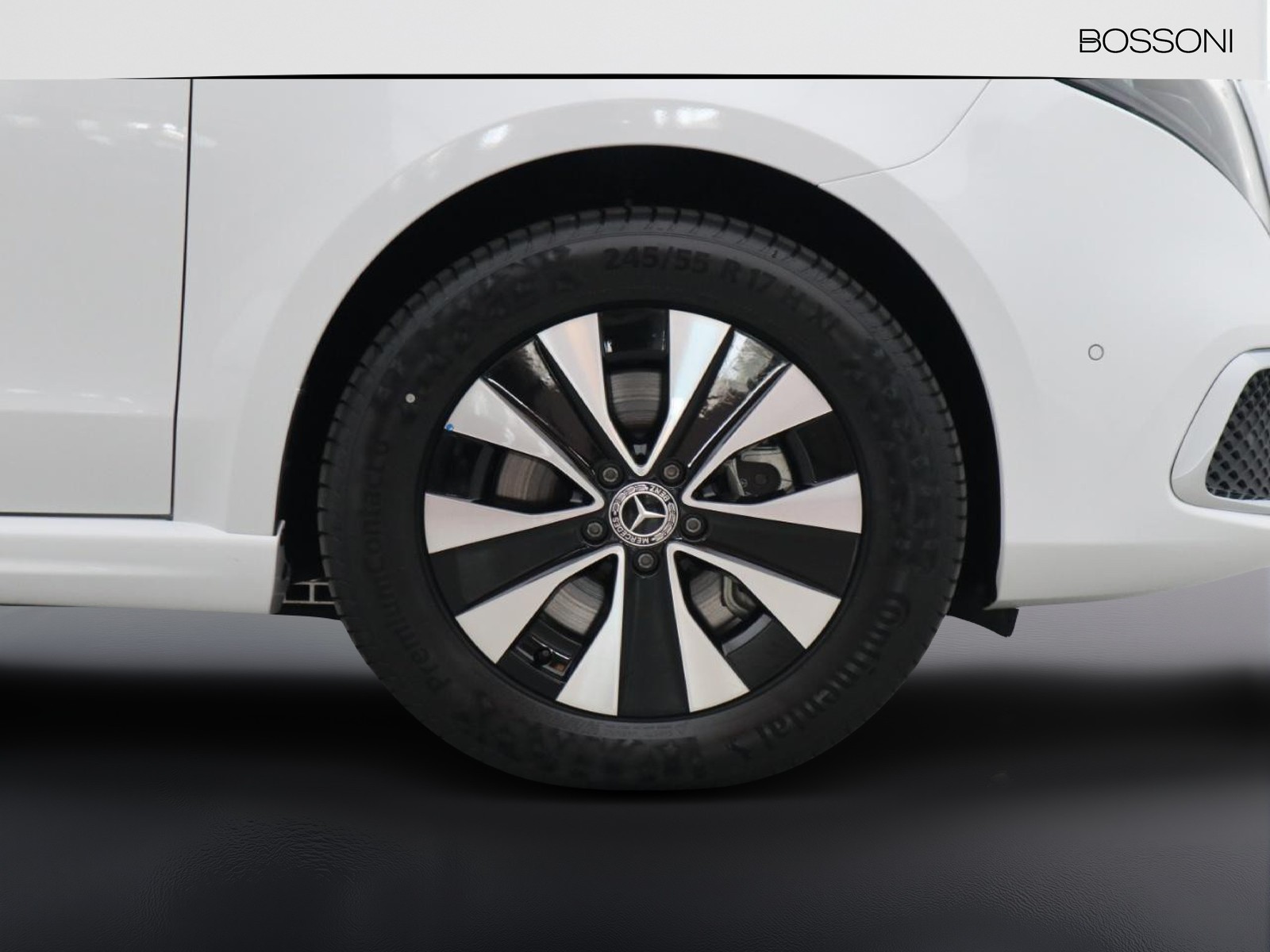 6 - Mercedes Vans EQV long 300