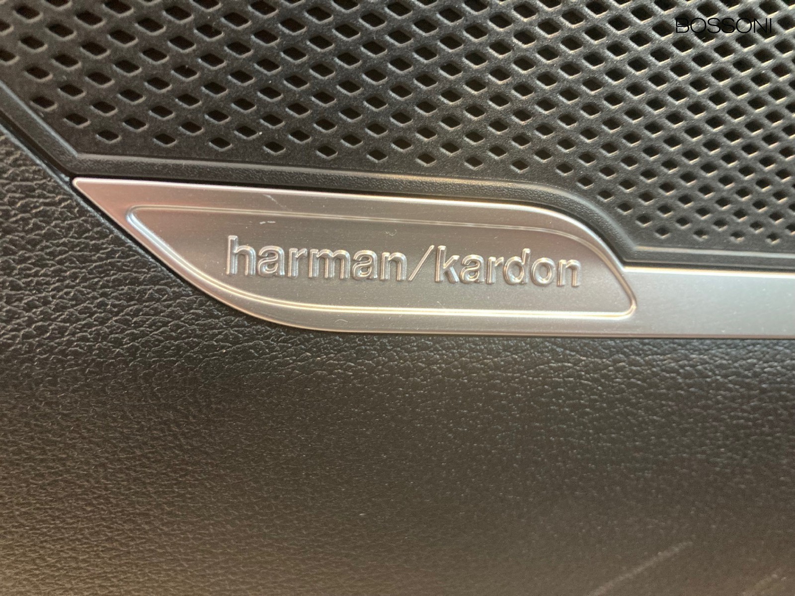 17 - Kia Sportage 1.6 t-gdi phev gt-line plus premium pack awd at6