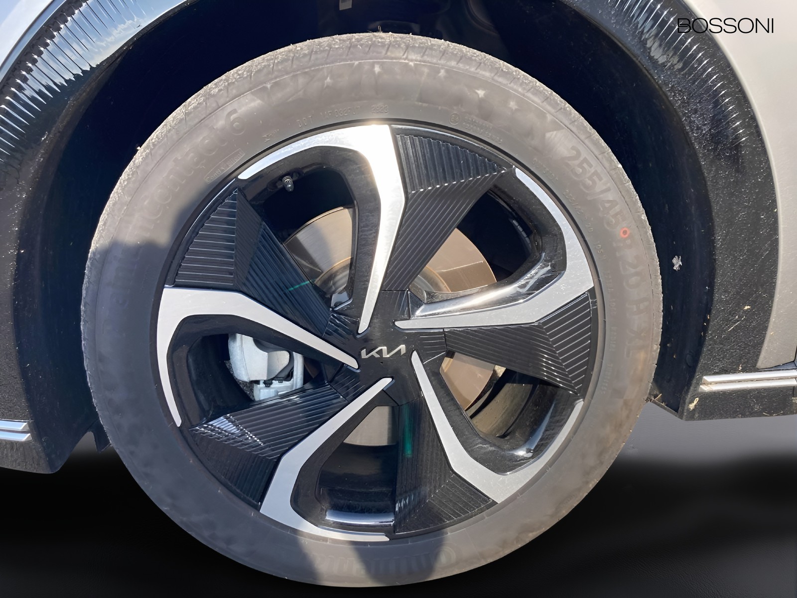 12 - Kia EV6 77,4 kwh air special edition awd