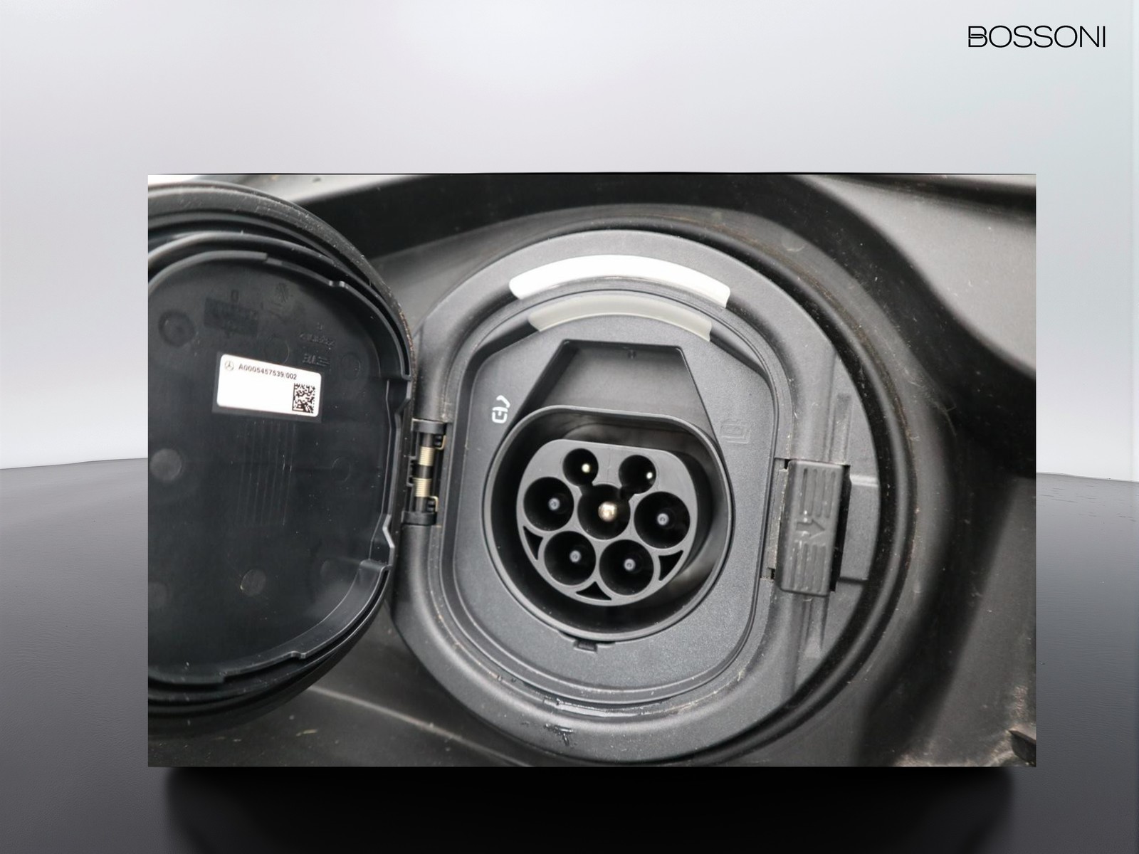 18 - Mercedes Classe E station wagon 300 de plug in hybrid amg line advanced plus 4matic 9g-tronic