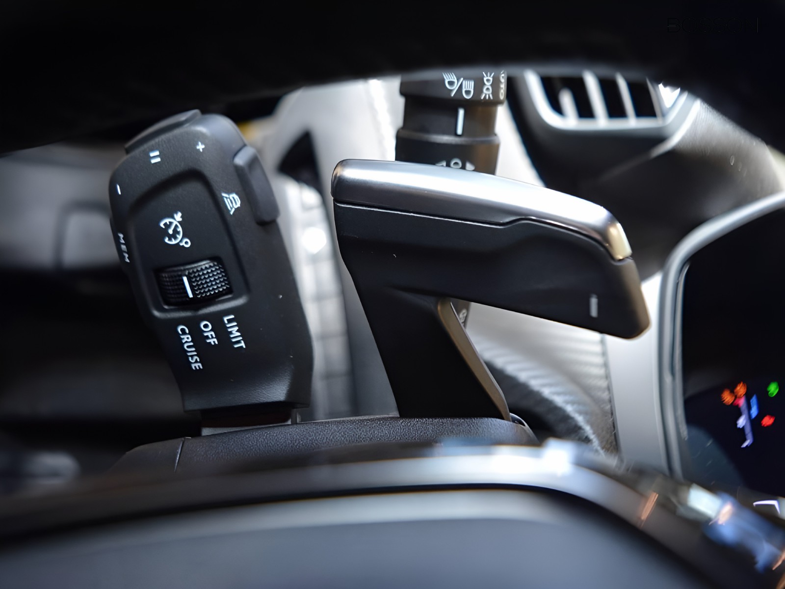 17 - Peugeot 2008 1.2 hybrid 145cv allure e-dcs6