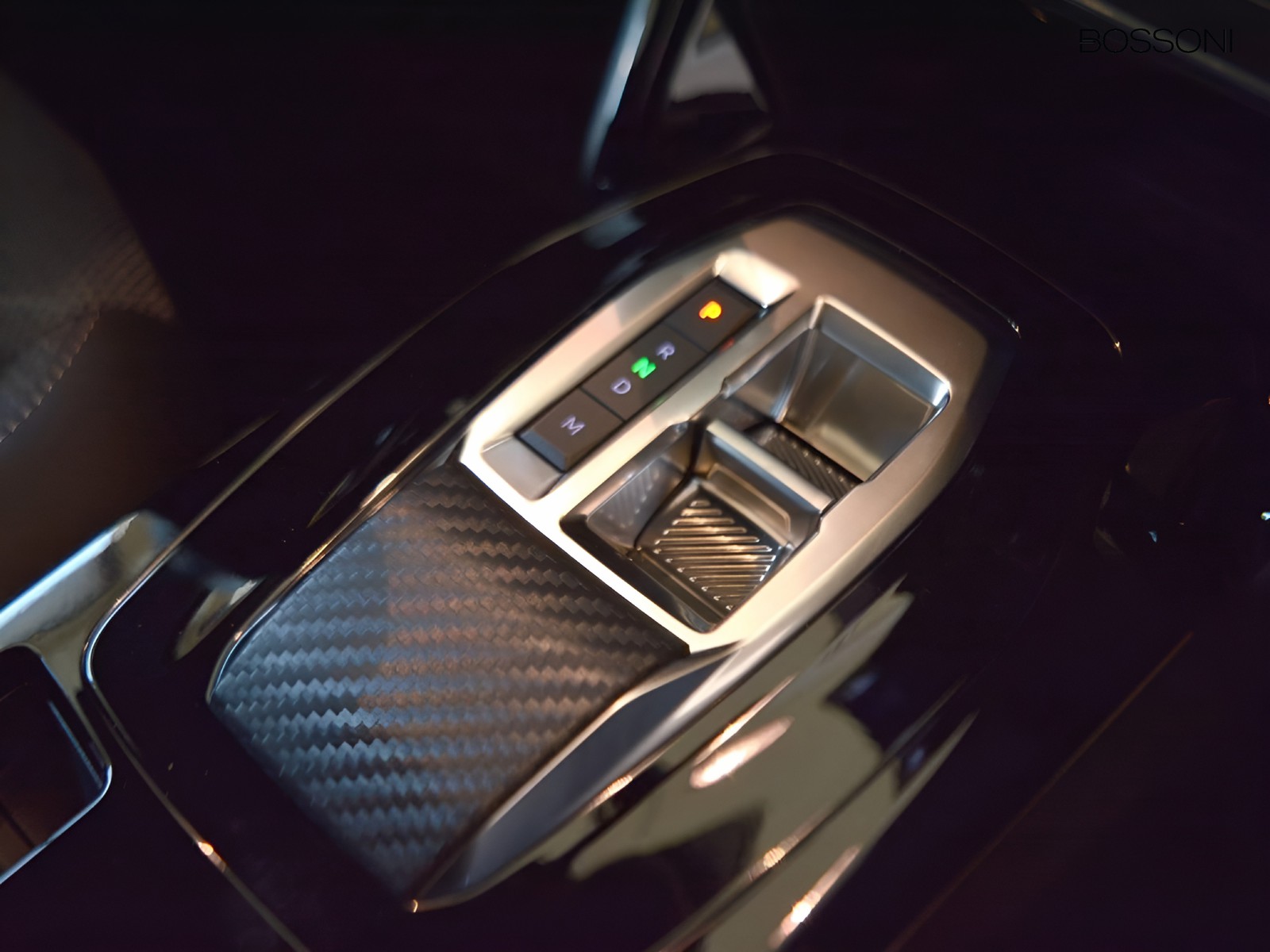 18 - Peugeot 2008 1.2 hybrid 145cv allure e-dcs6