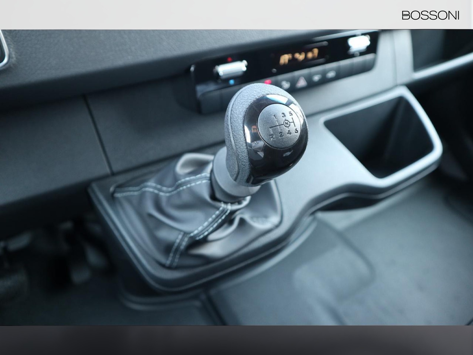 10 - Mercedes Vans Sprinter 317 rwd 2.0 cdi f 37/35 pro