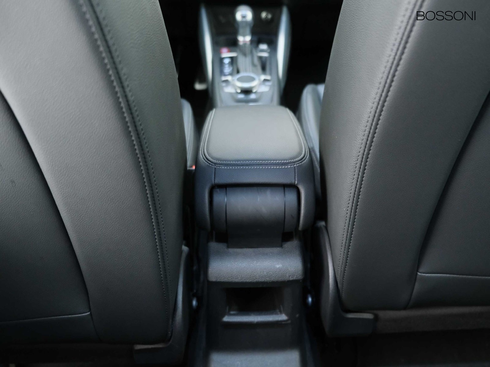 36 - Audi SQ2 s2.0 tfsi quattro s tronic