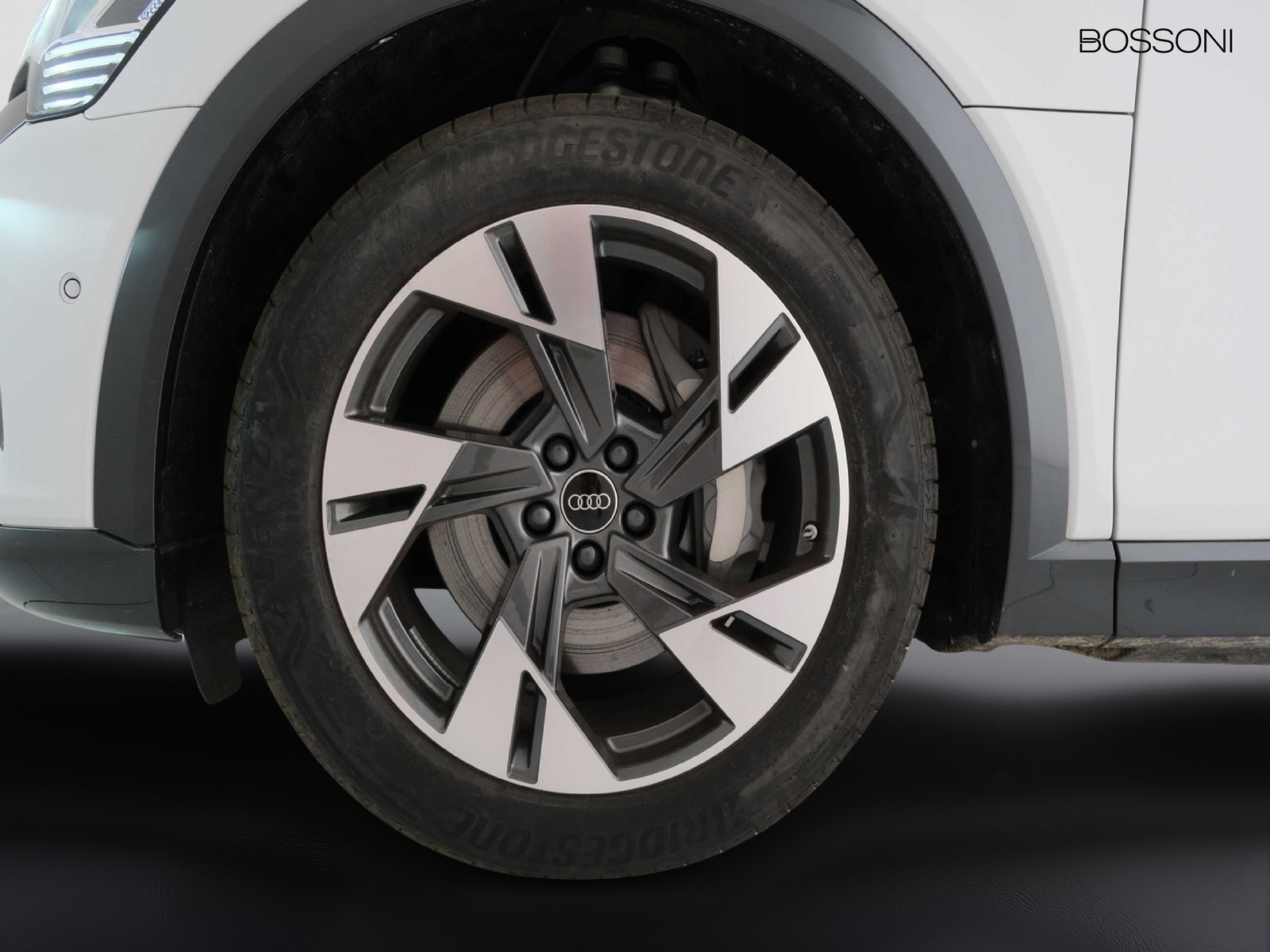 11 - Audi Q8 e-tron 50 business advanced quattro