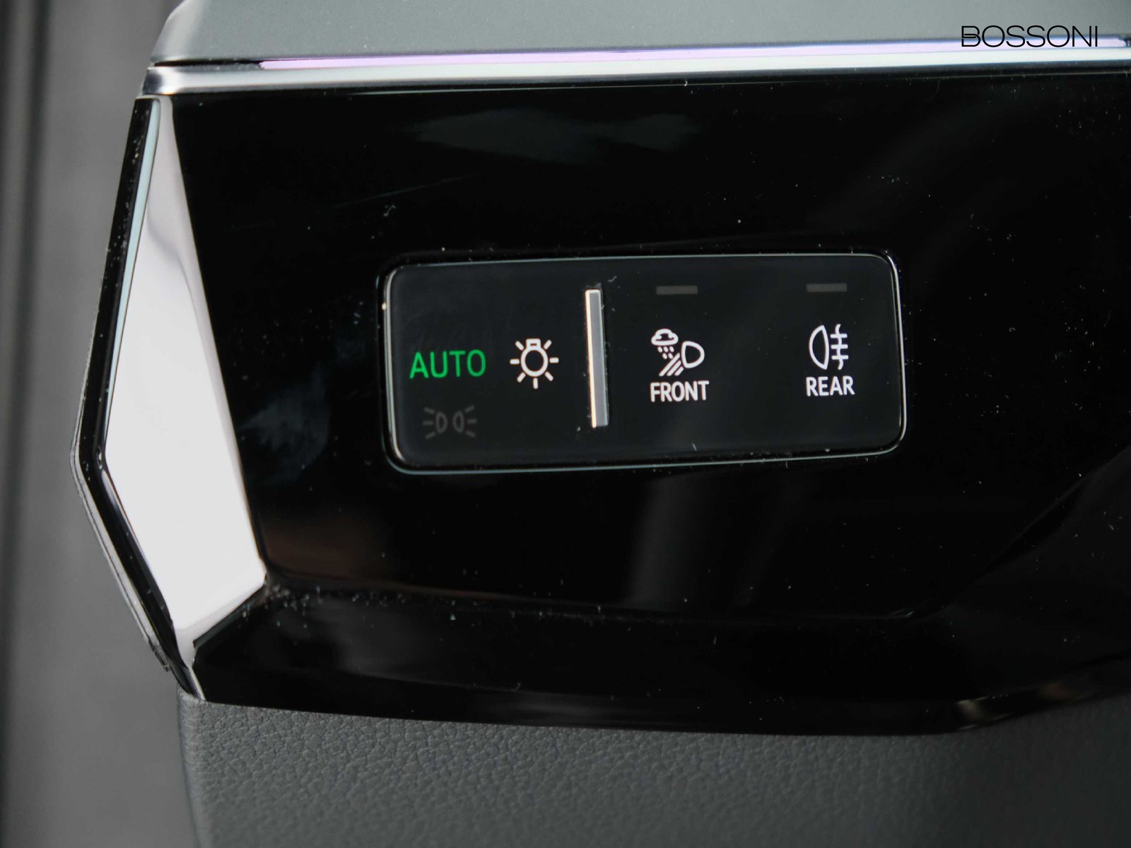 12 - Audi Q8 e-tron 50 business advanced quattro