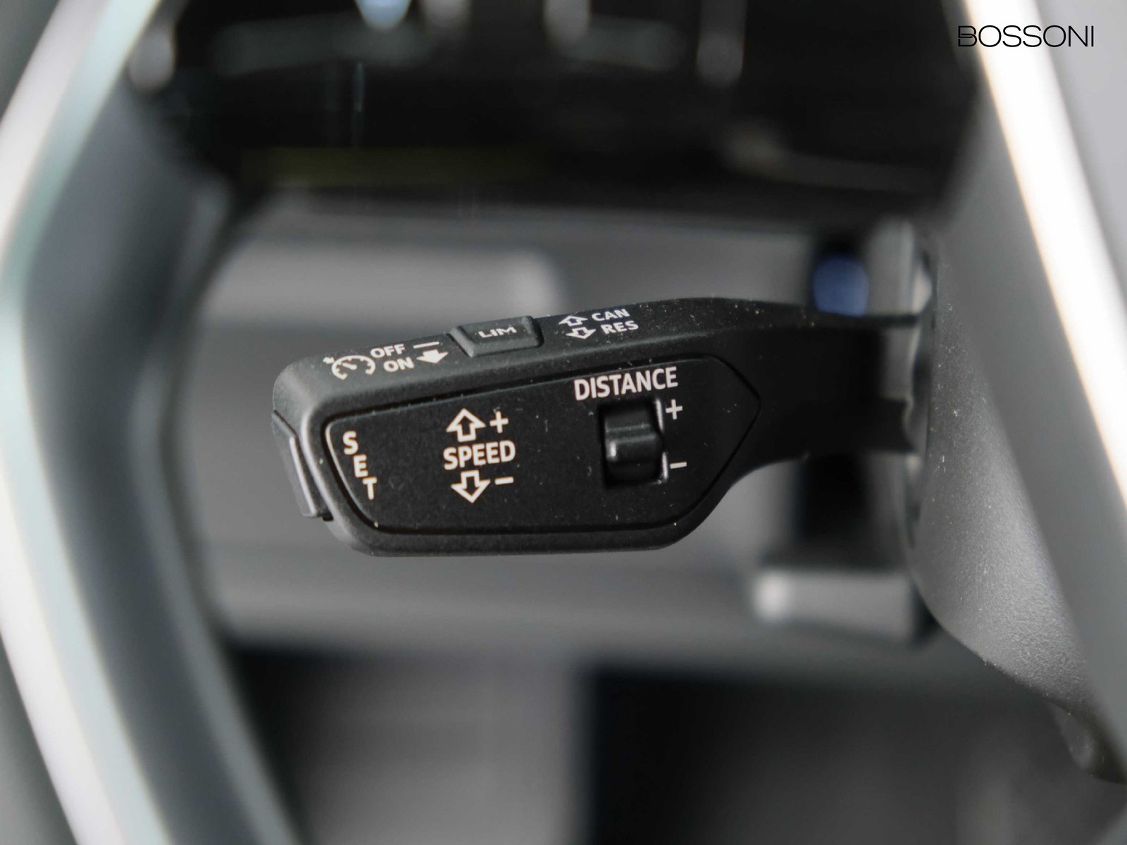 28 - Audi Q8 e-tron 50 business advanced quattro