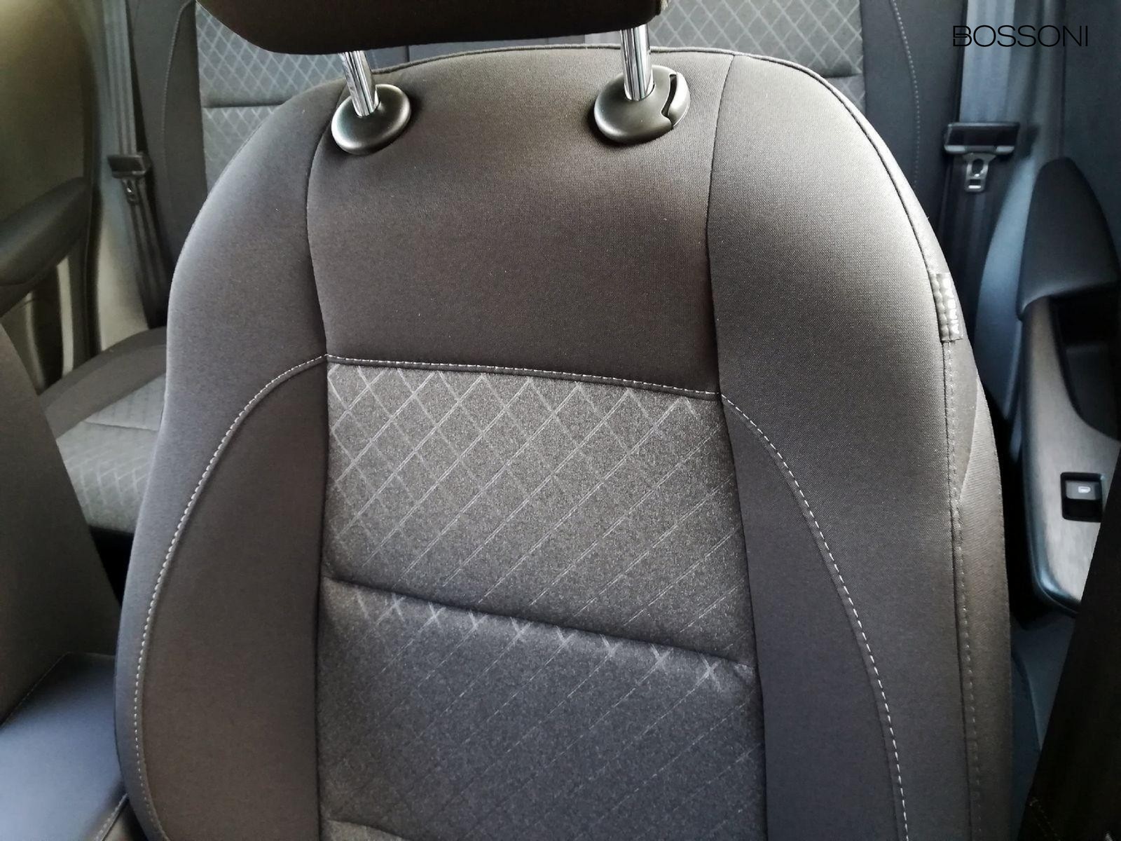 16 - Mg ZS 1.5 hybrid+ comfort auto