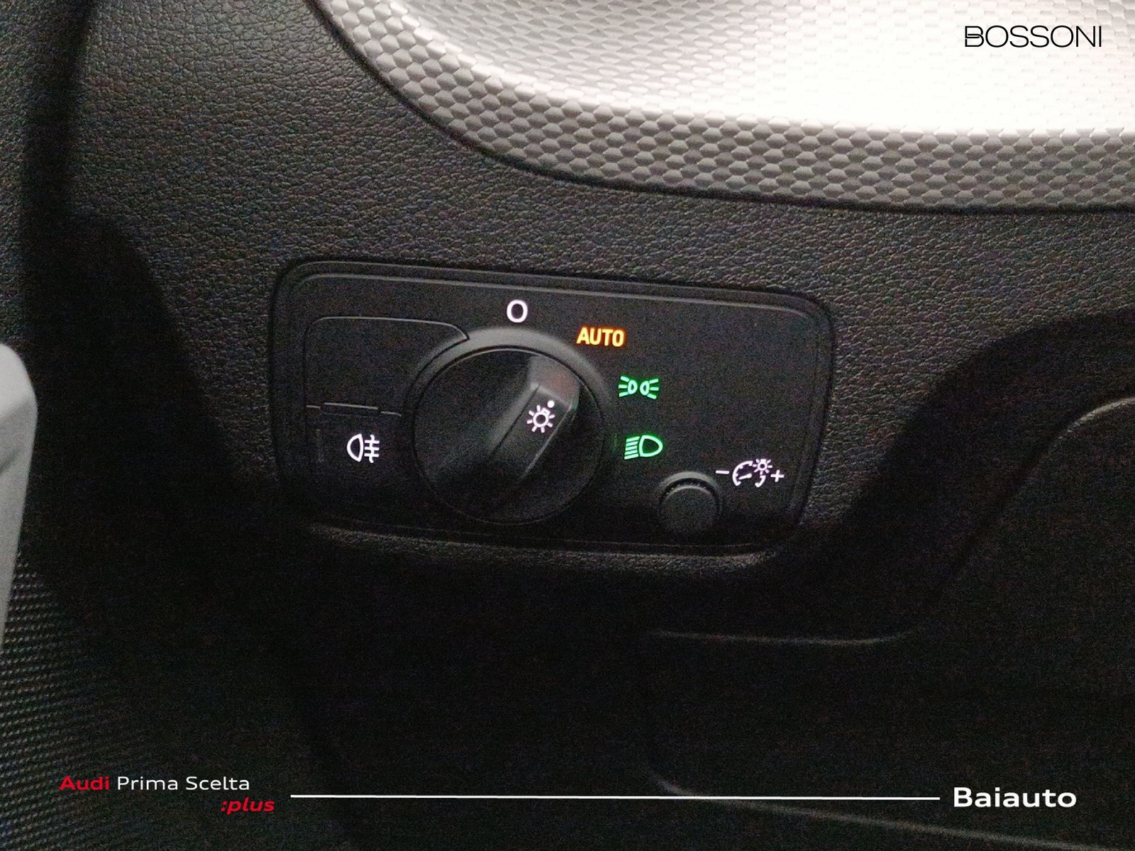 17 - Audi Q2 35 1.5 tfsi business advanced s tronic