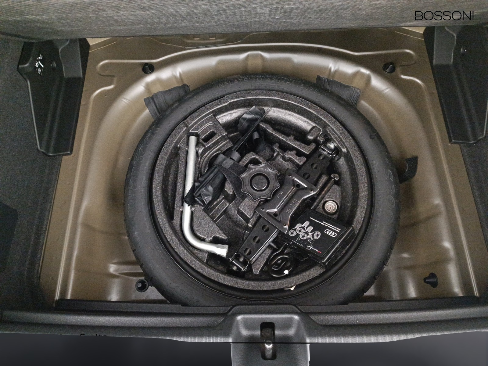 32 - Audi Q2 35 1.5 tfsi business advanced s tronic