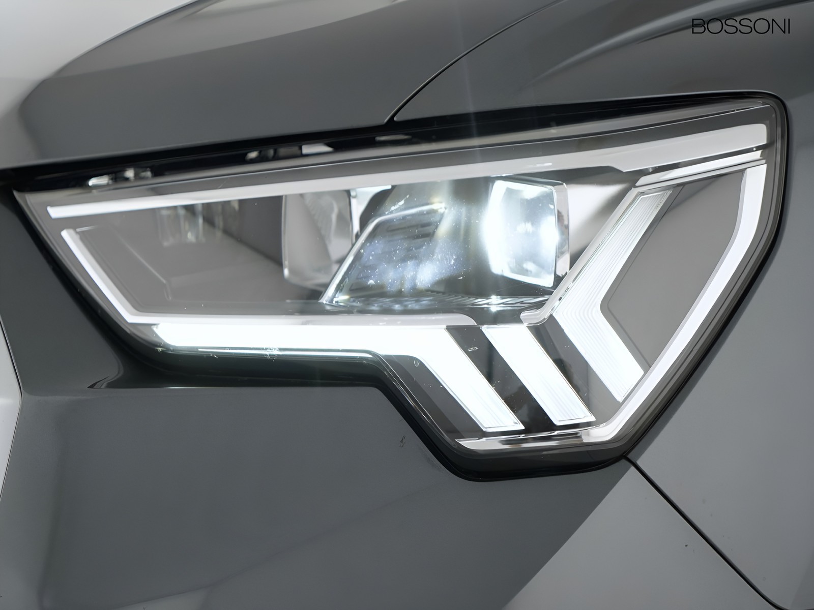 6 - Audi Q3 35 2.0 tdi s line edition s tronic