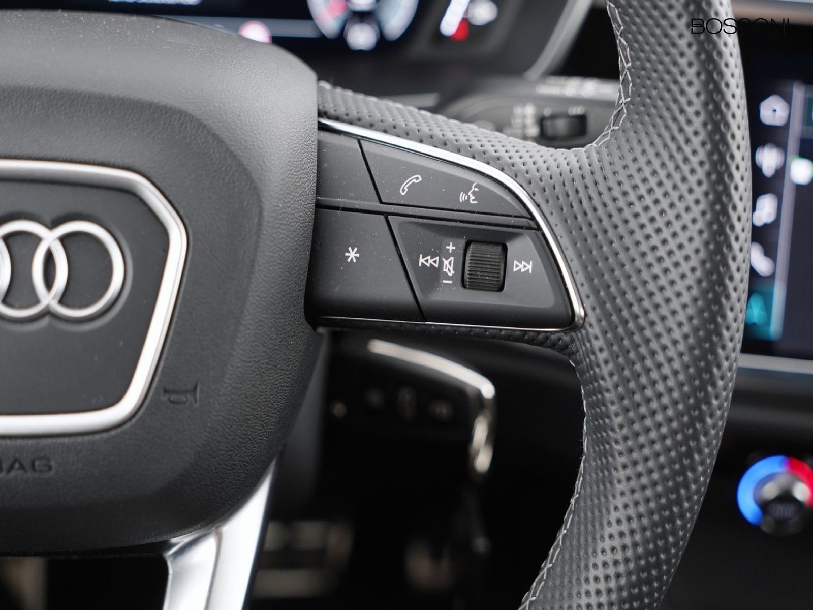 9 - Audi Q3 35 2.0 tdi s line edition s tronic